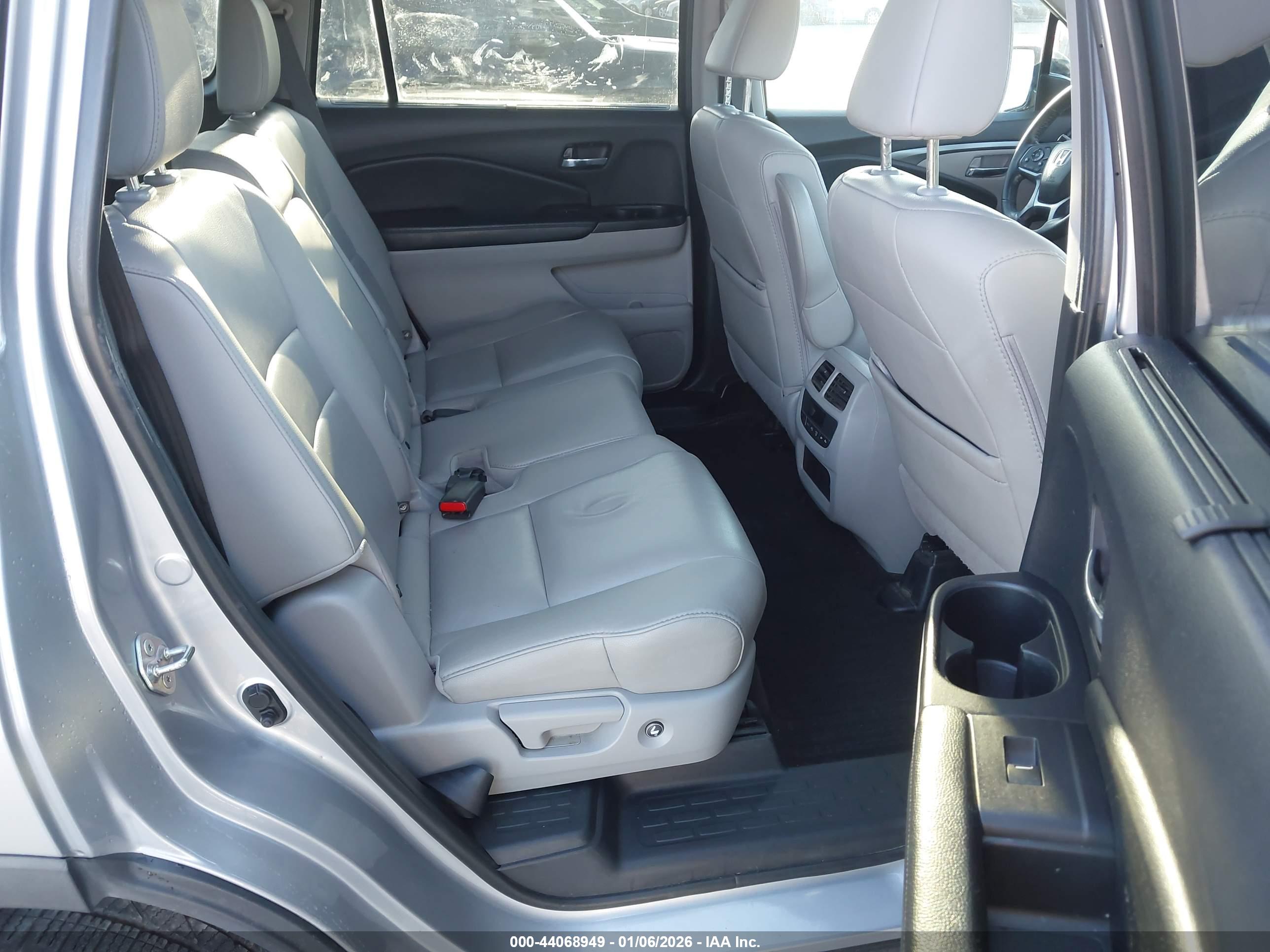 HONDA PILOT image 8