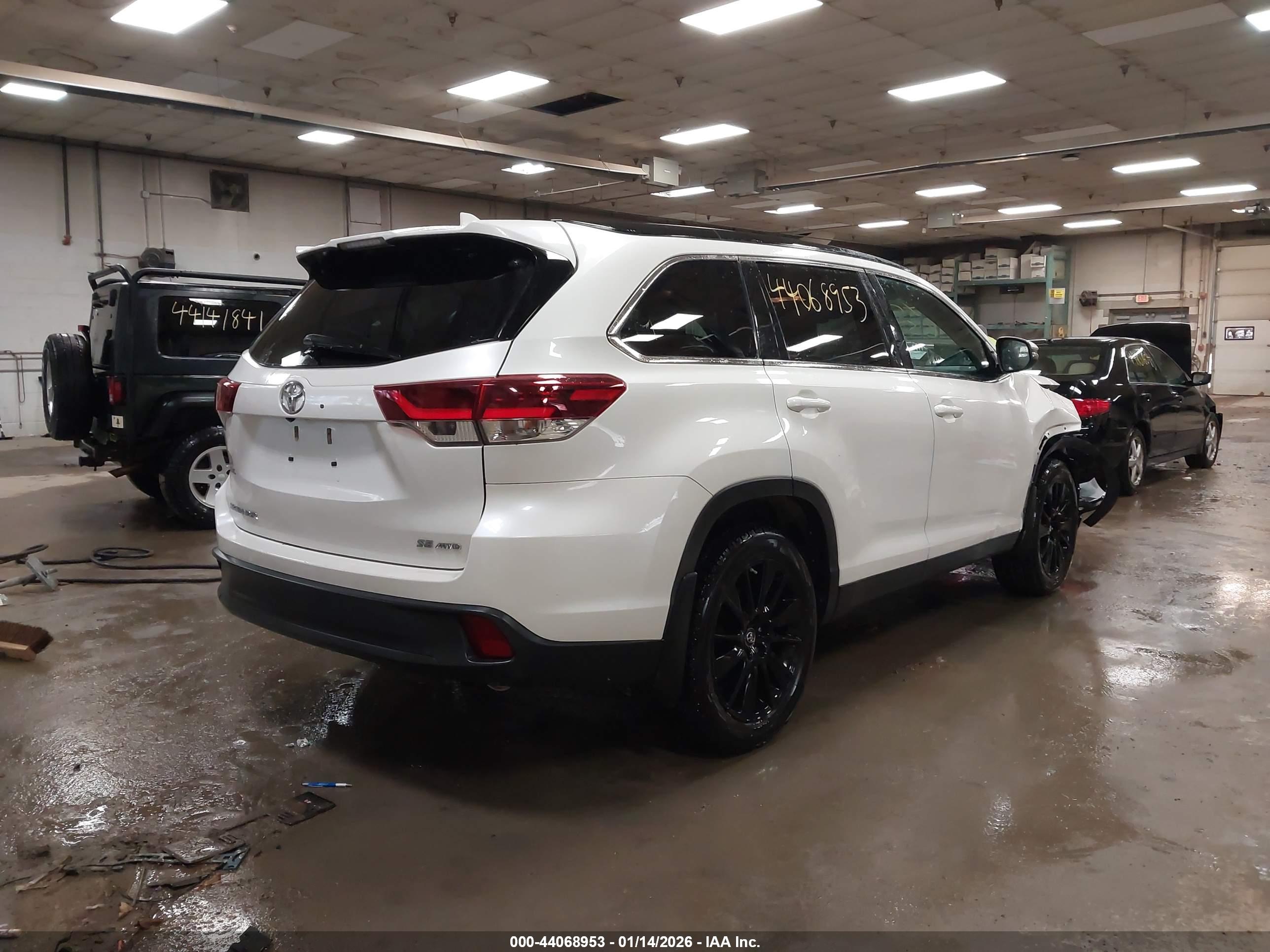 TOYOTA HIGHLANDER image 4