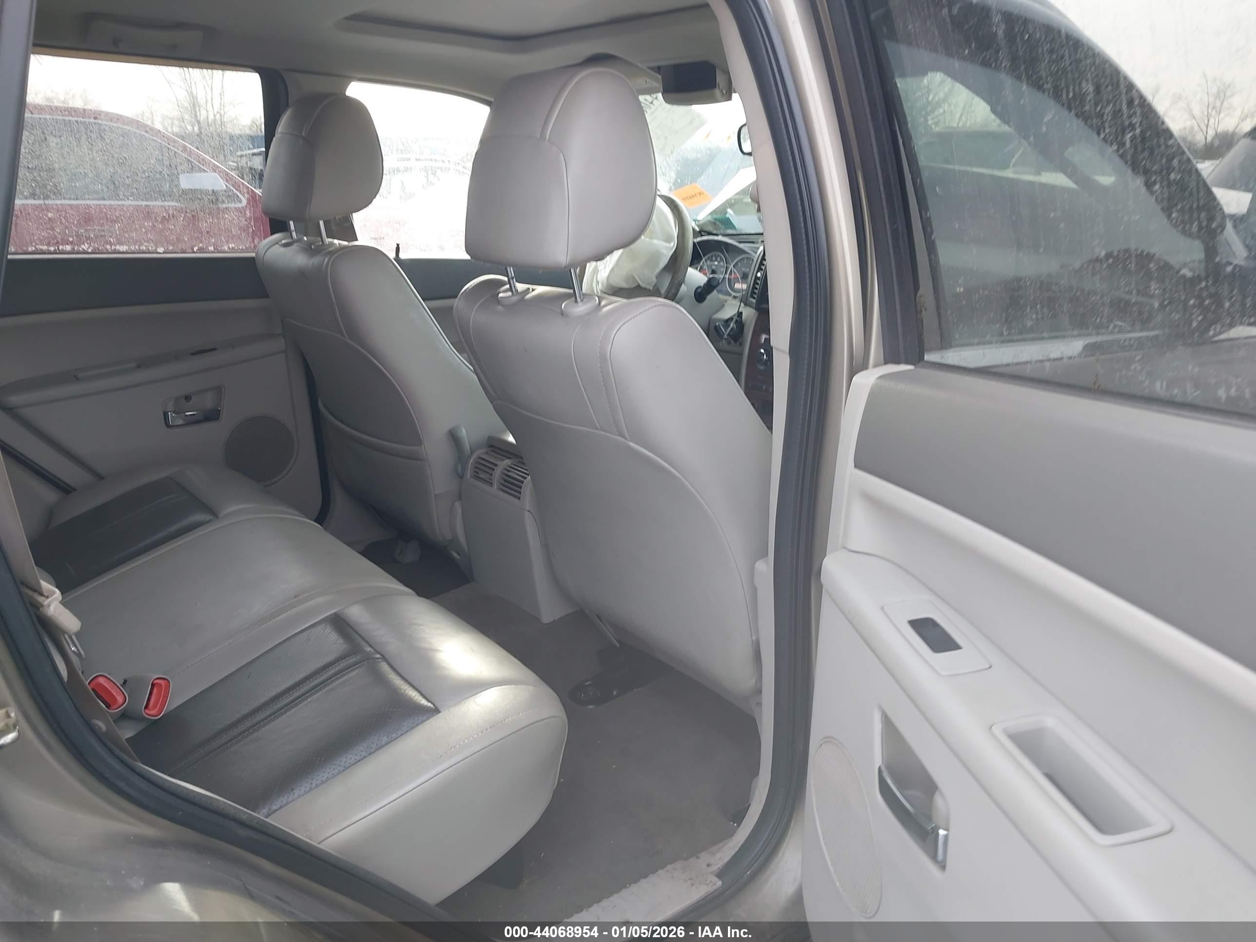JEEP GRAND image 8