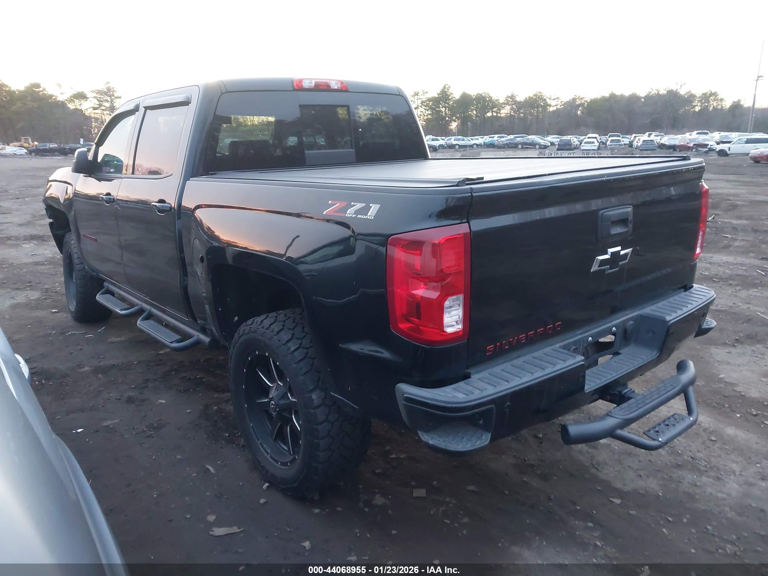 CHEVROLET SILVERADO image 3