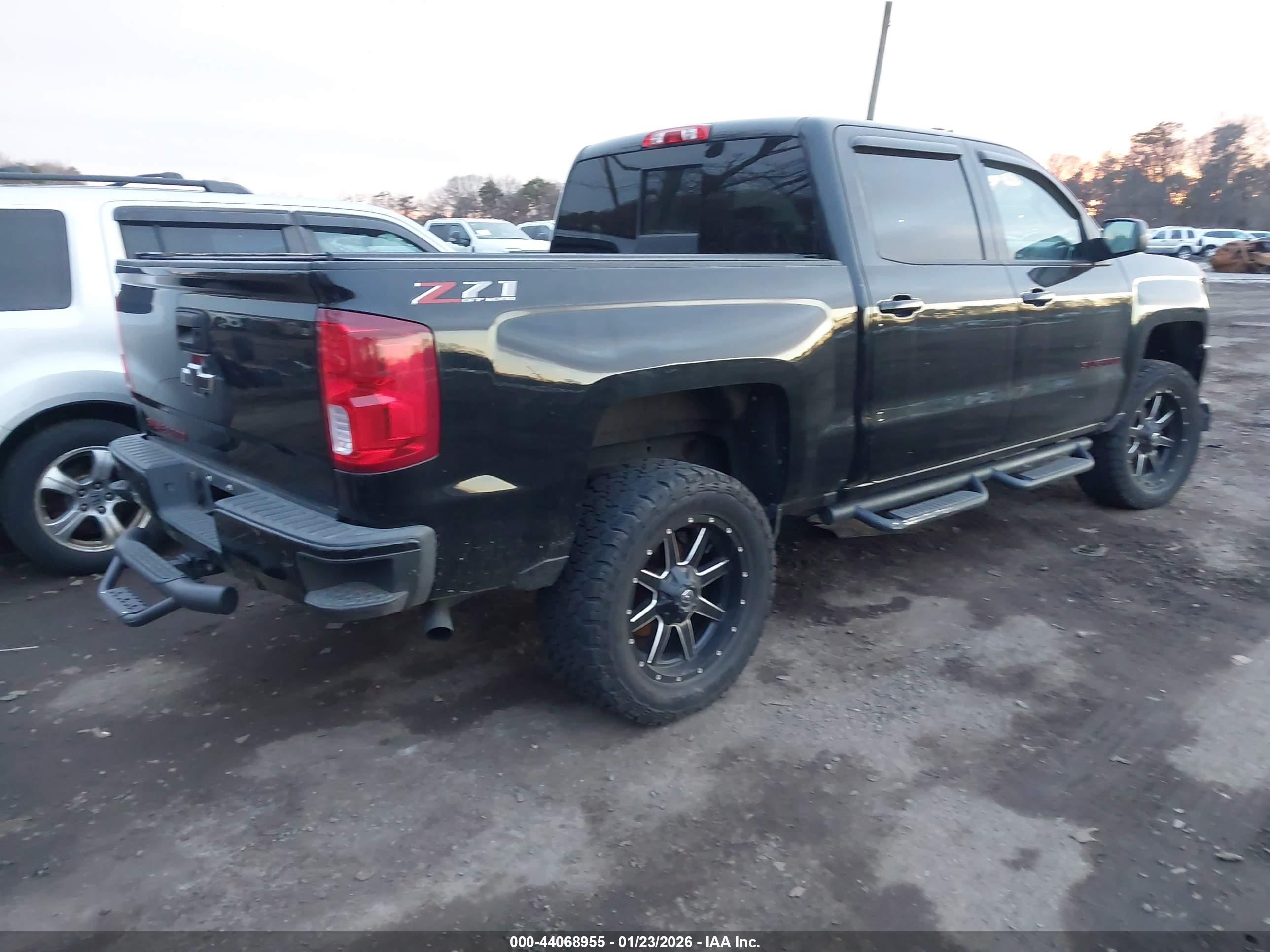 CHEVROLET SILVERADO image 4