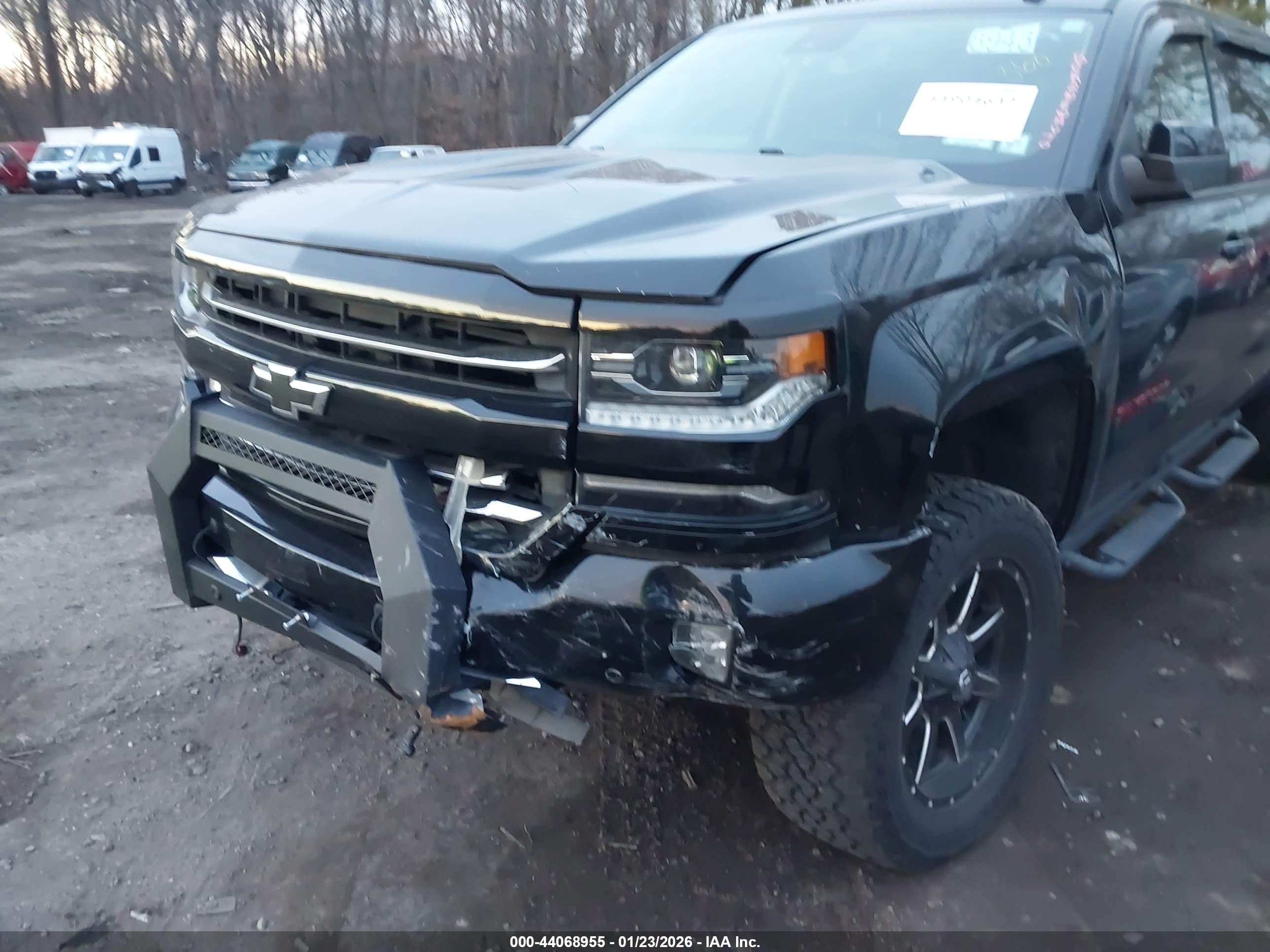 CHEVROLET SILVERADO image 6
