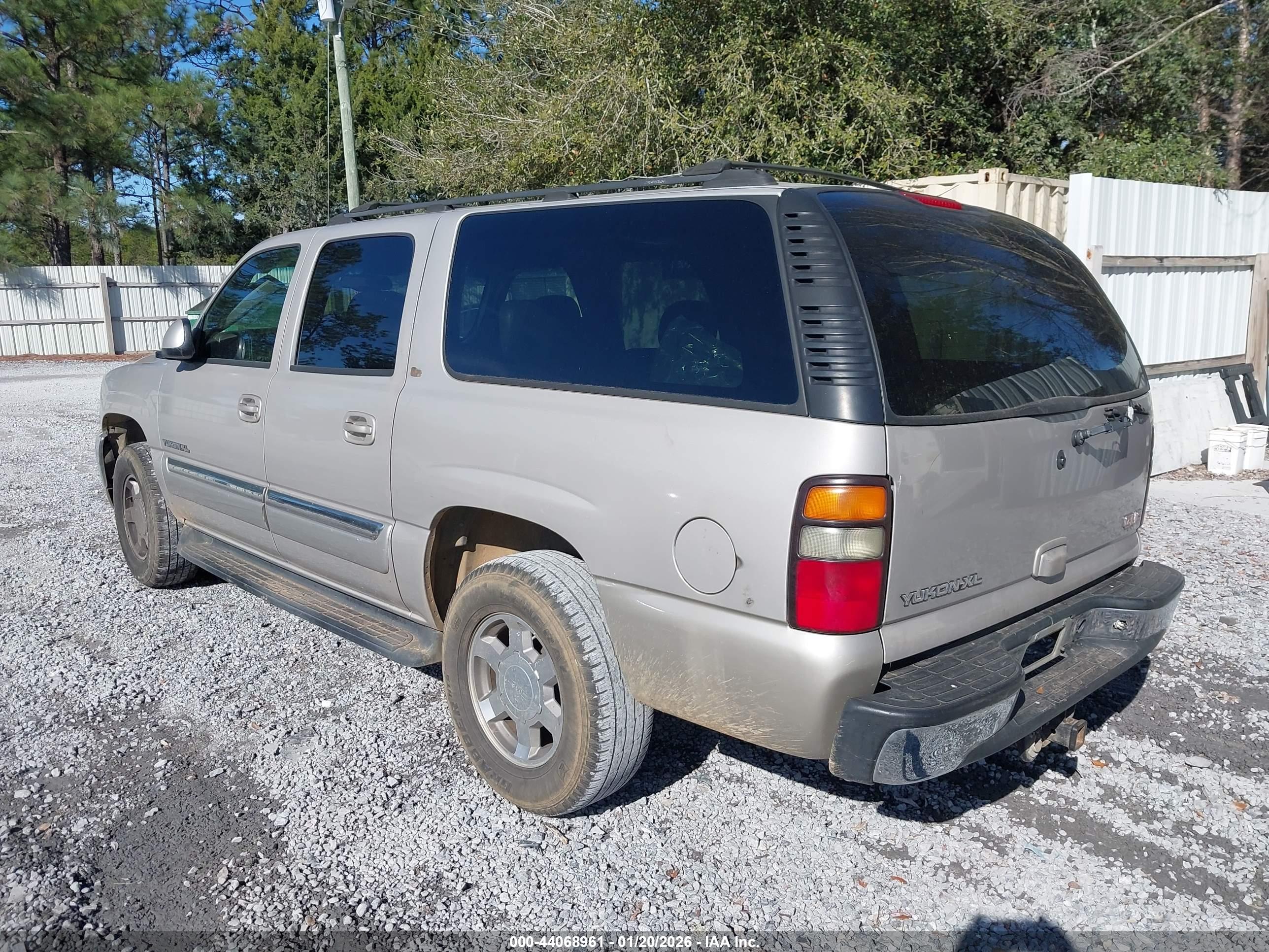 GMC YUKON image 3