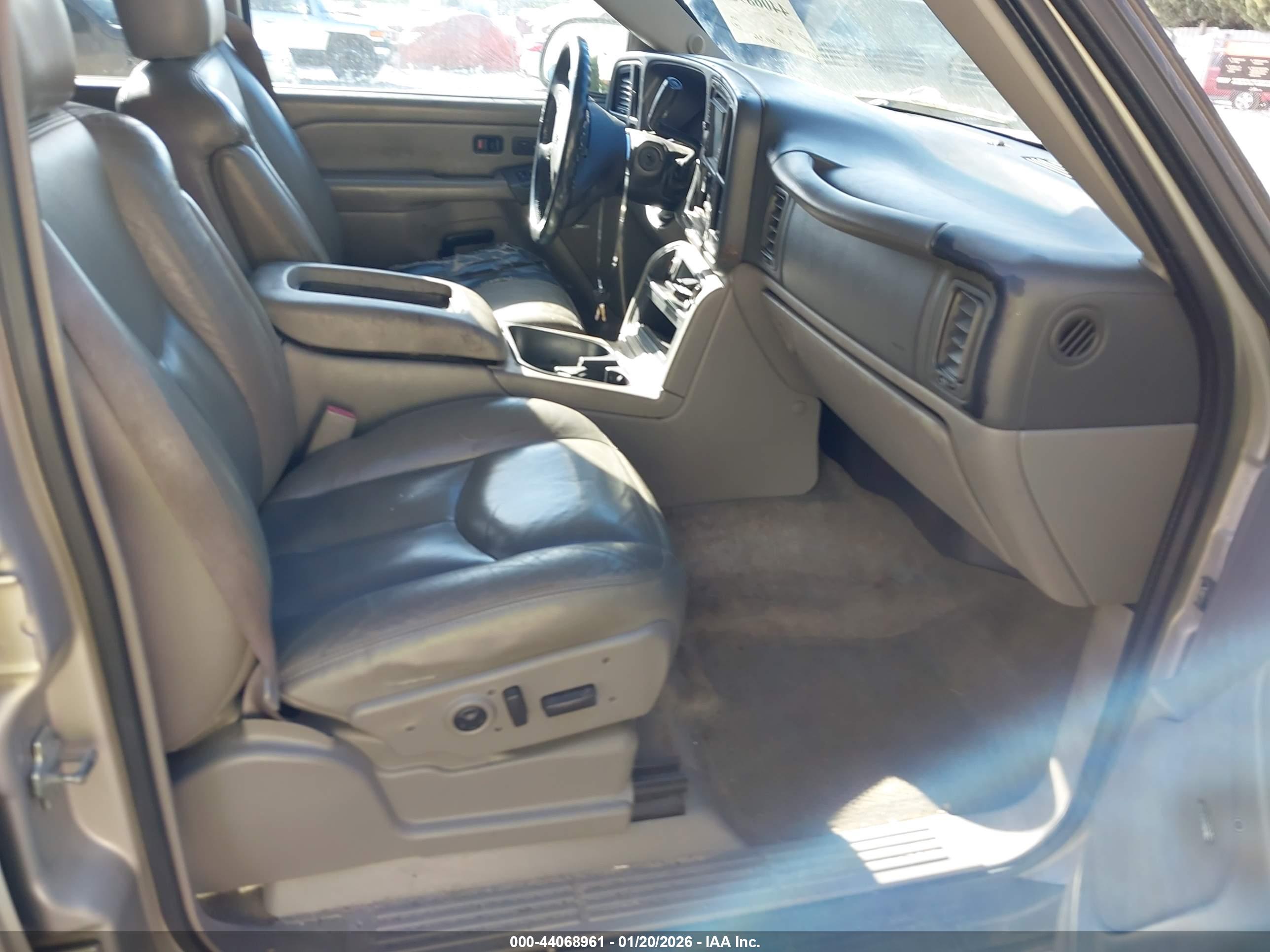 GMC YUKON image 5