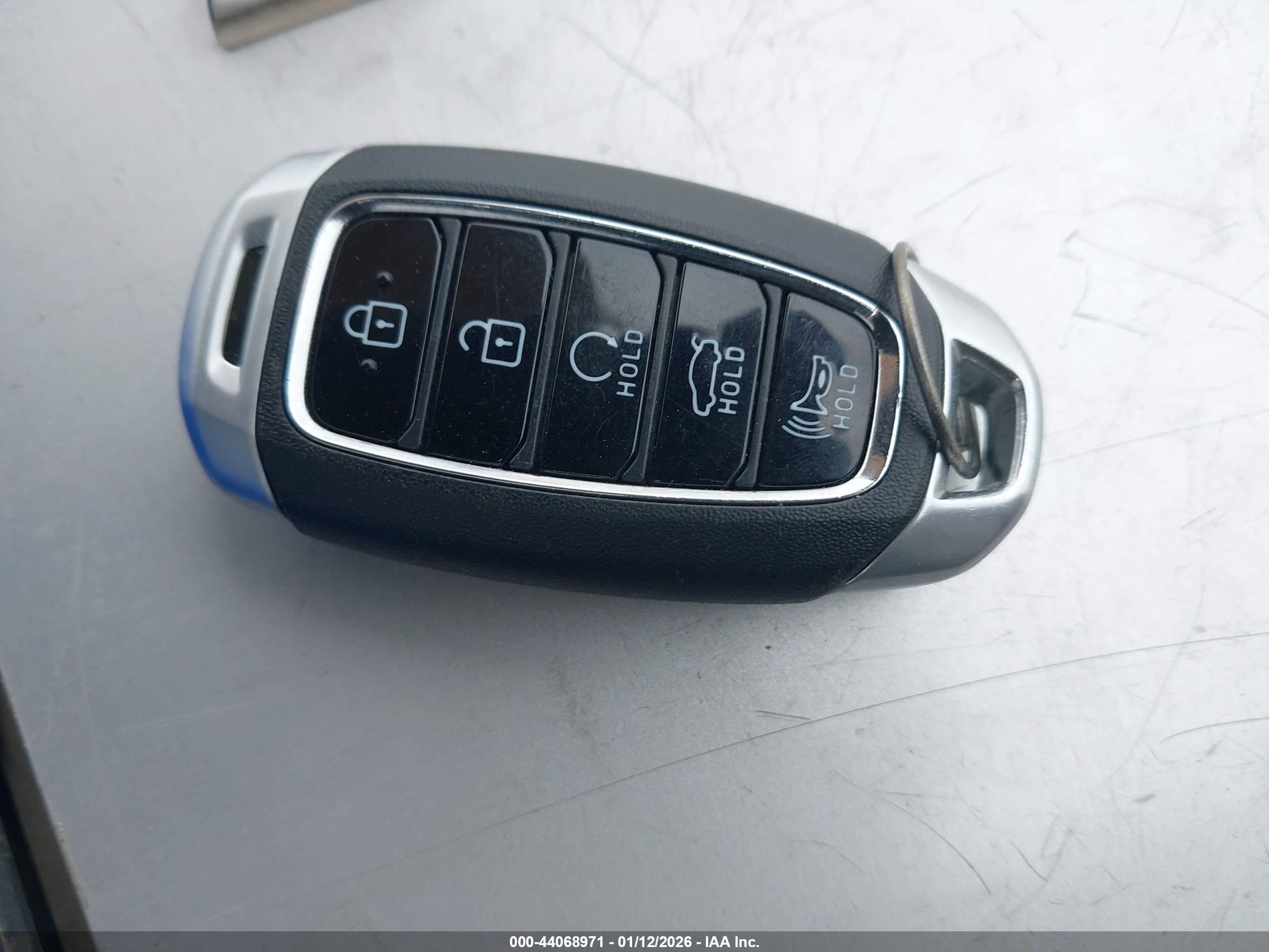 HYUNDAI ELANTRA image 11