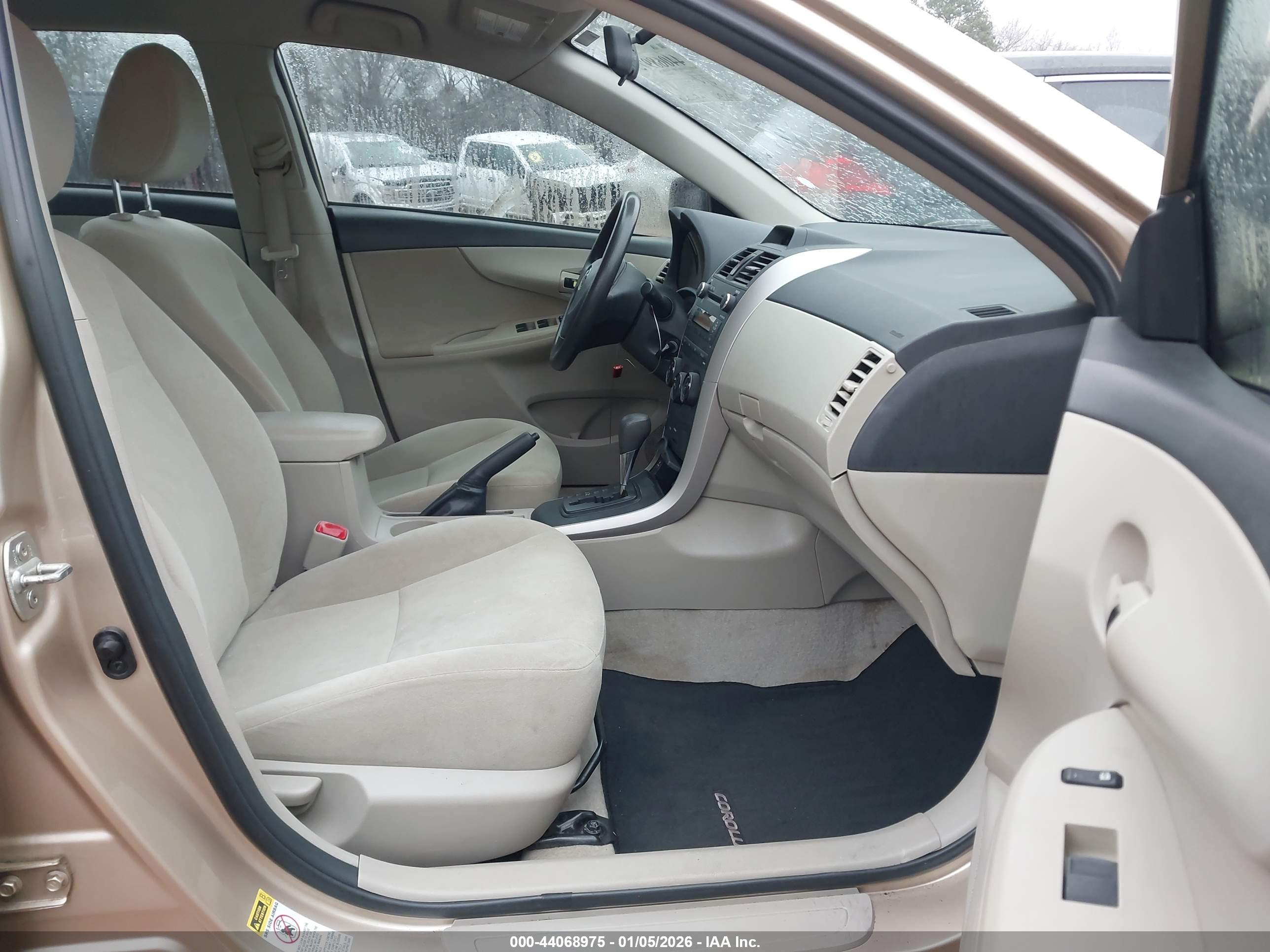TOYOTA COROLLA image 5