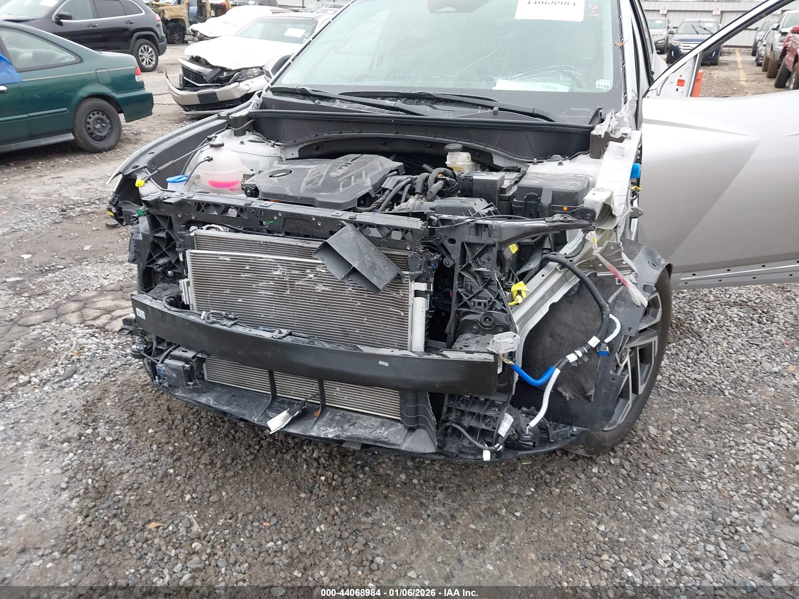 HYUNDAI TUCSON image 6