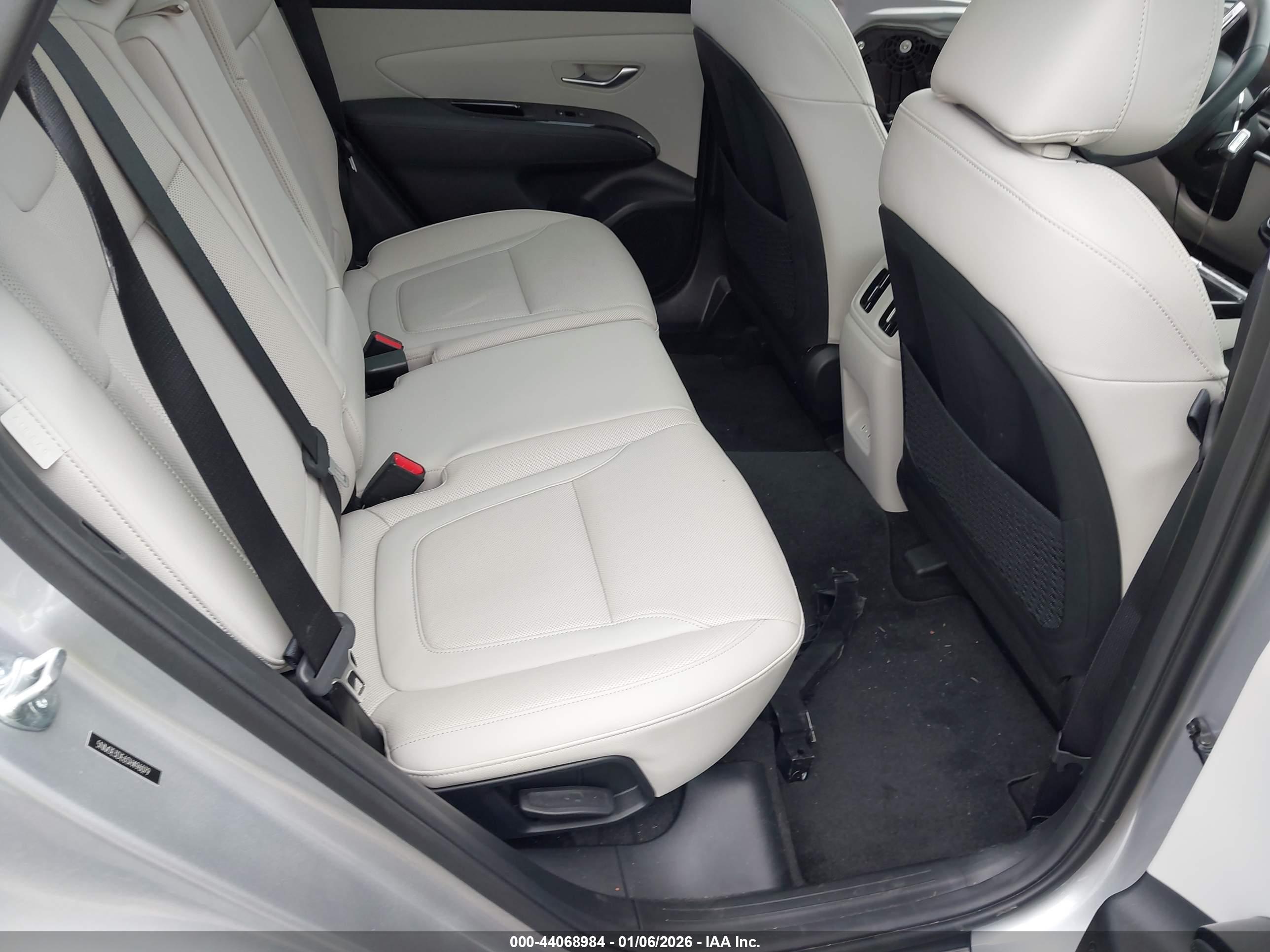 HYUNDAI TUCSON image 8