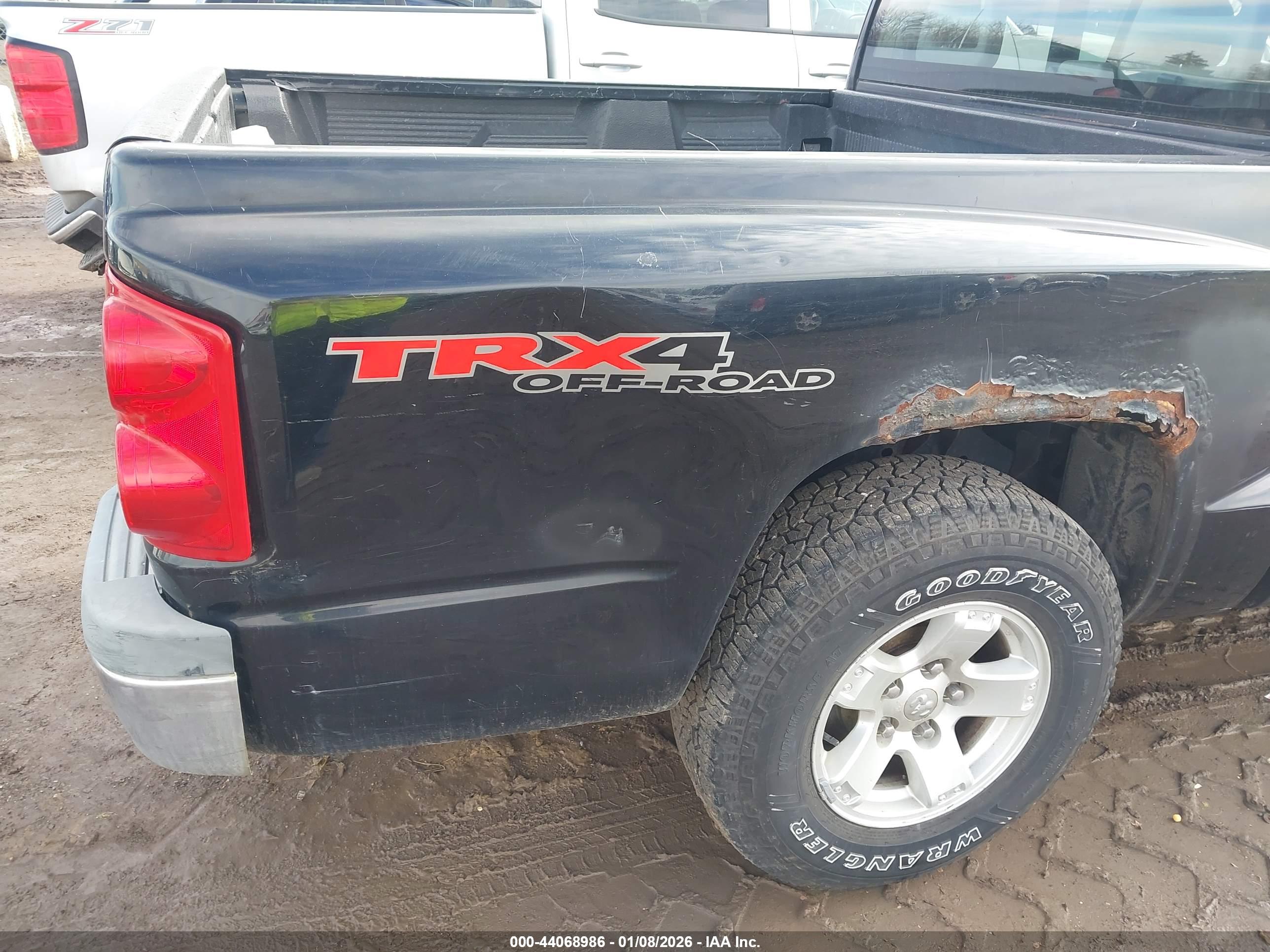 DODGE DAKOTA image 6