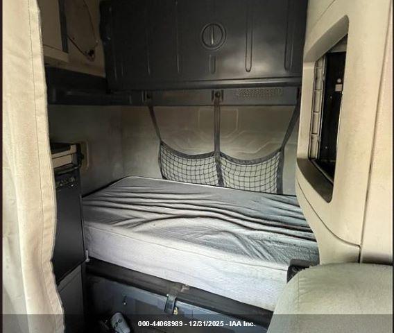 FREIGHTLINER CASCADIA image 7
