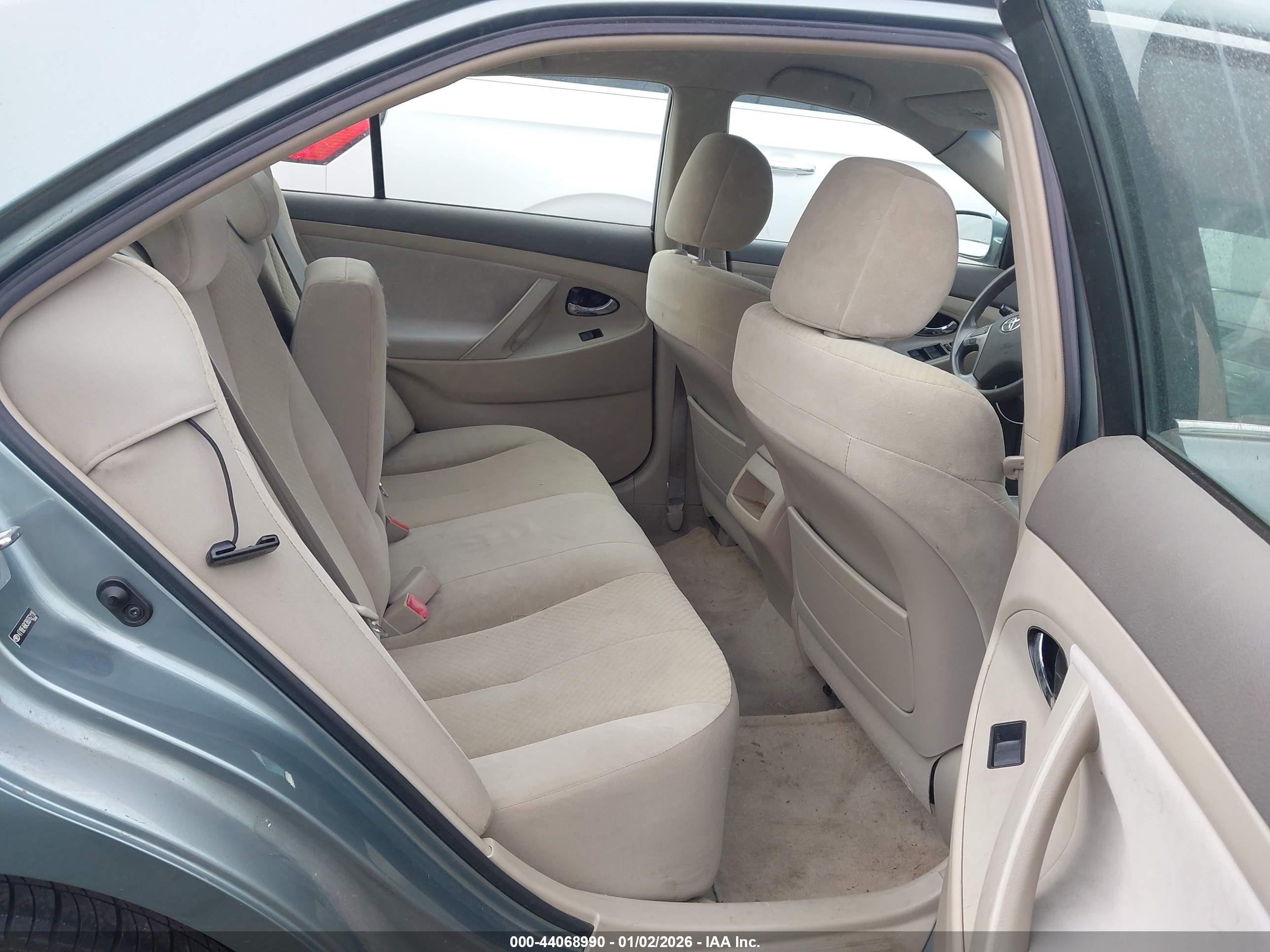 TOYOTA CAMRY image 8