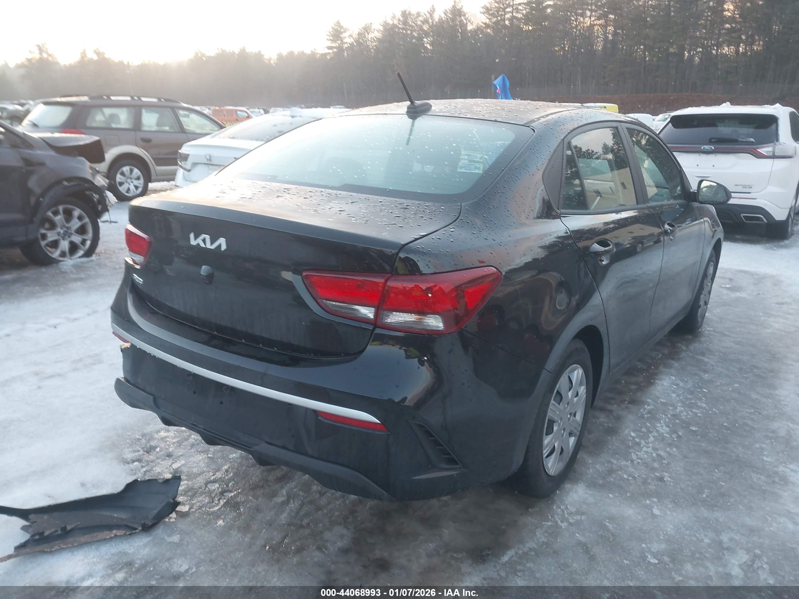 KIA RIO image 4