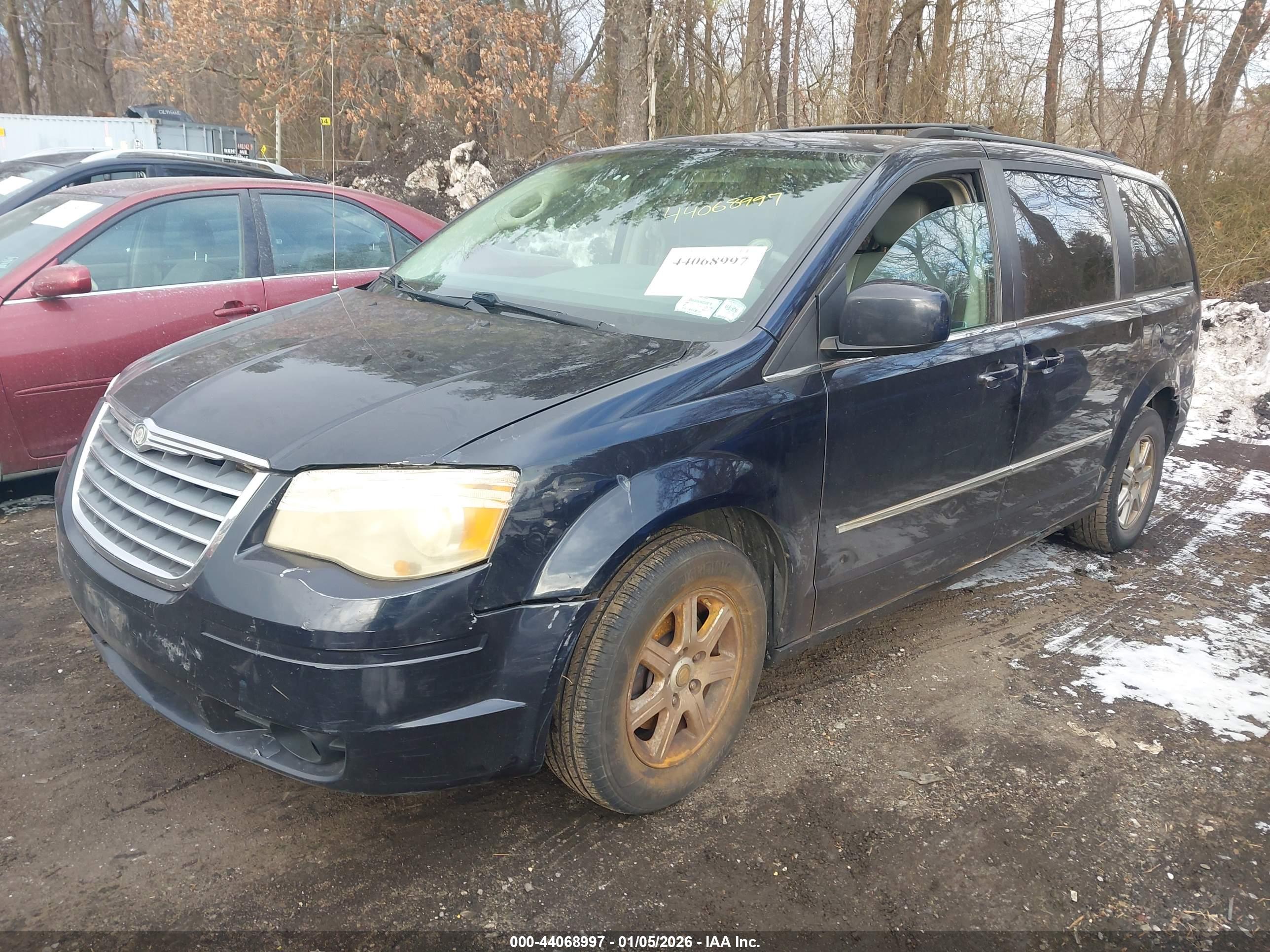 CHRYSLER TOWN image 2