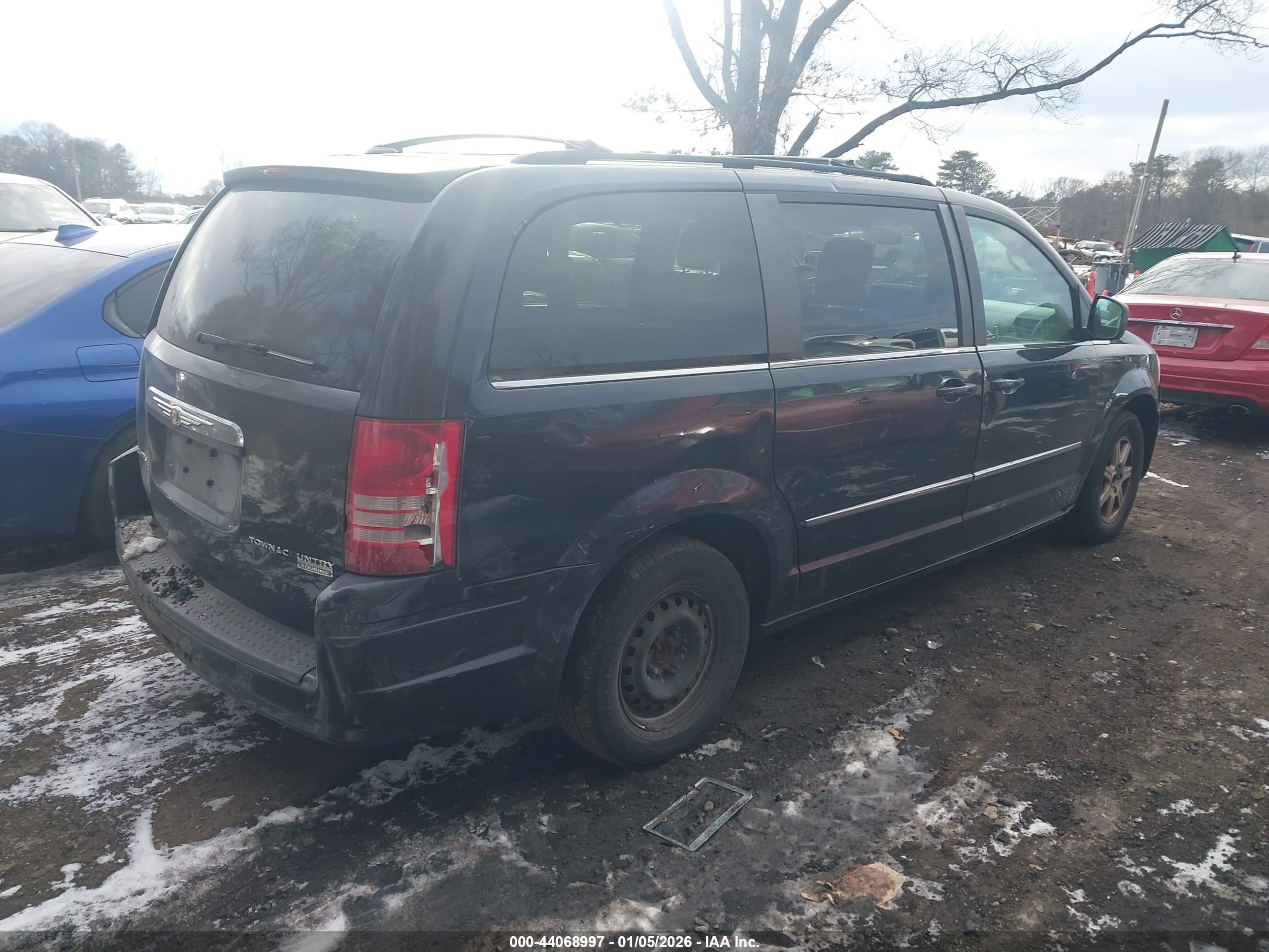 CHRYSLER TOWN image 4