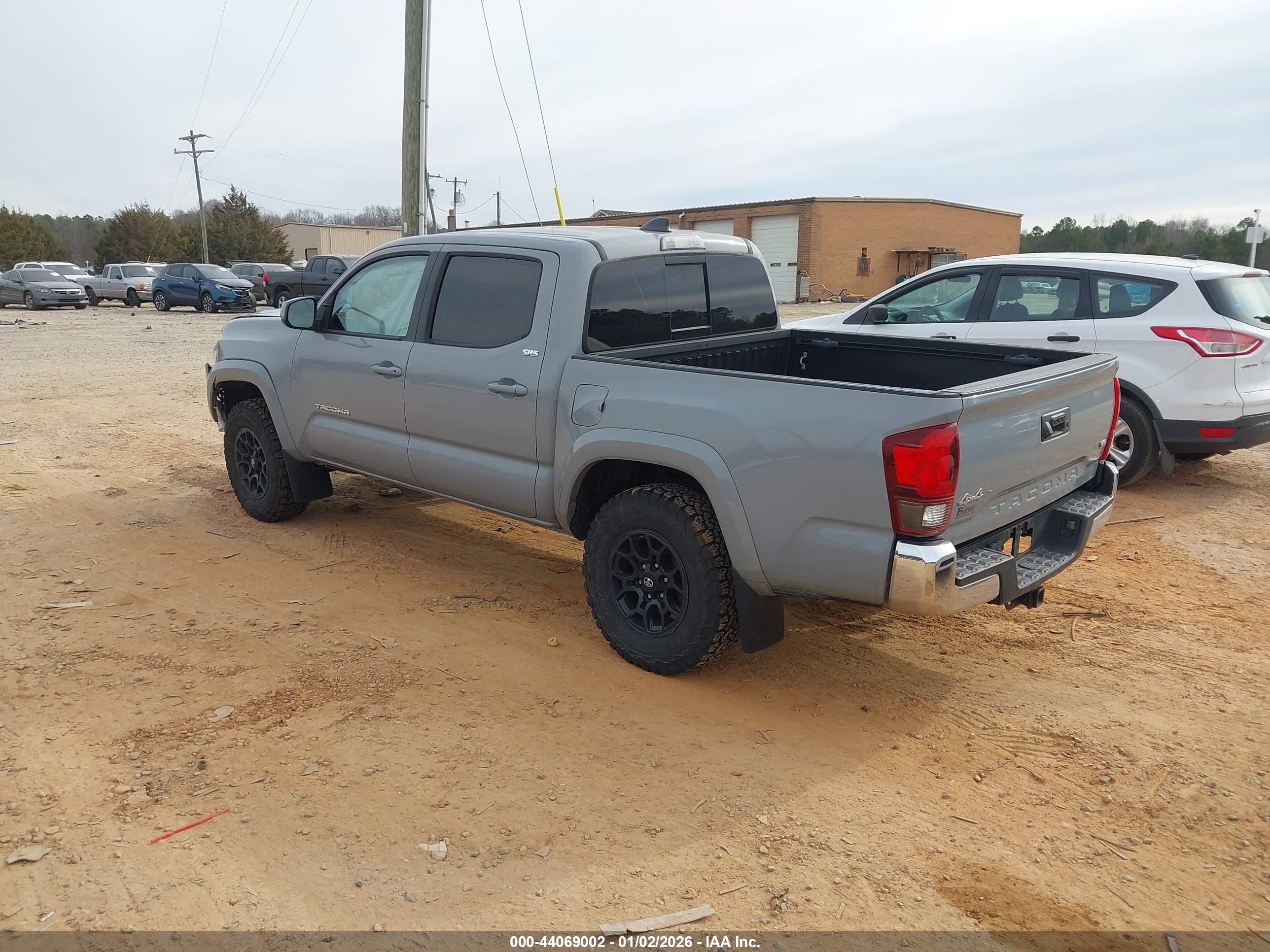 TOYOTA TACOMA image 3