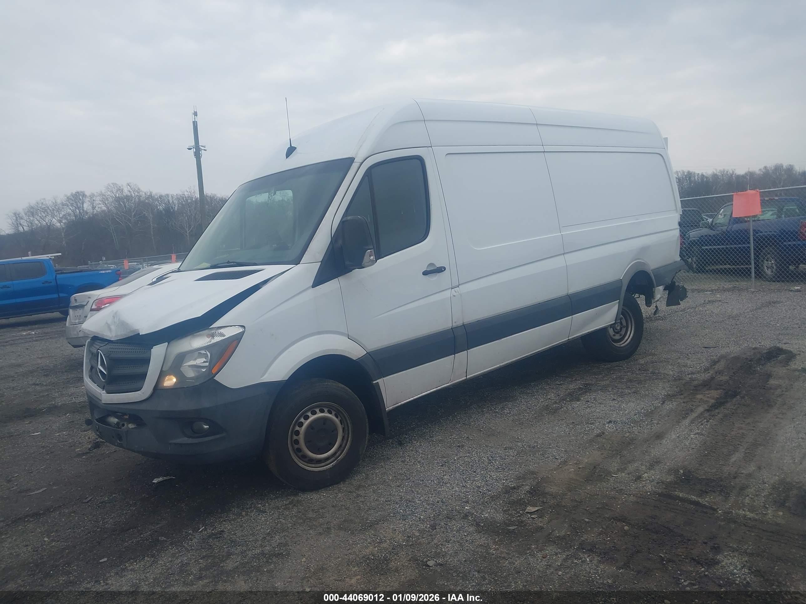 MERCEDES-BENZ SPRINTER image 2
