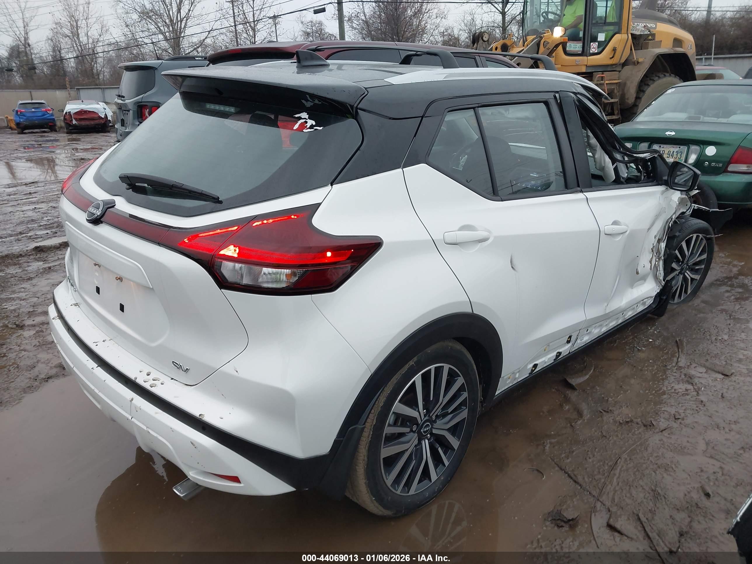 NISSAN KICKS image 4
