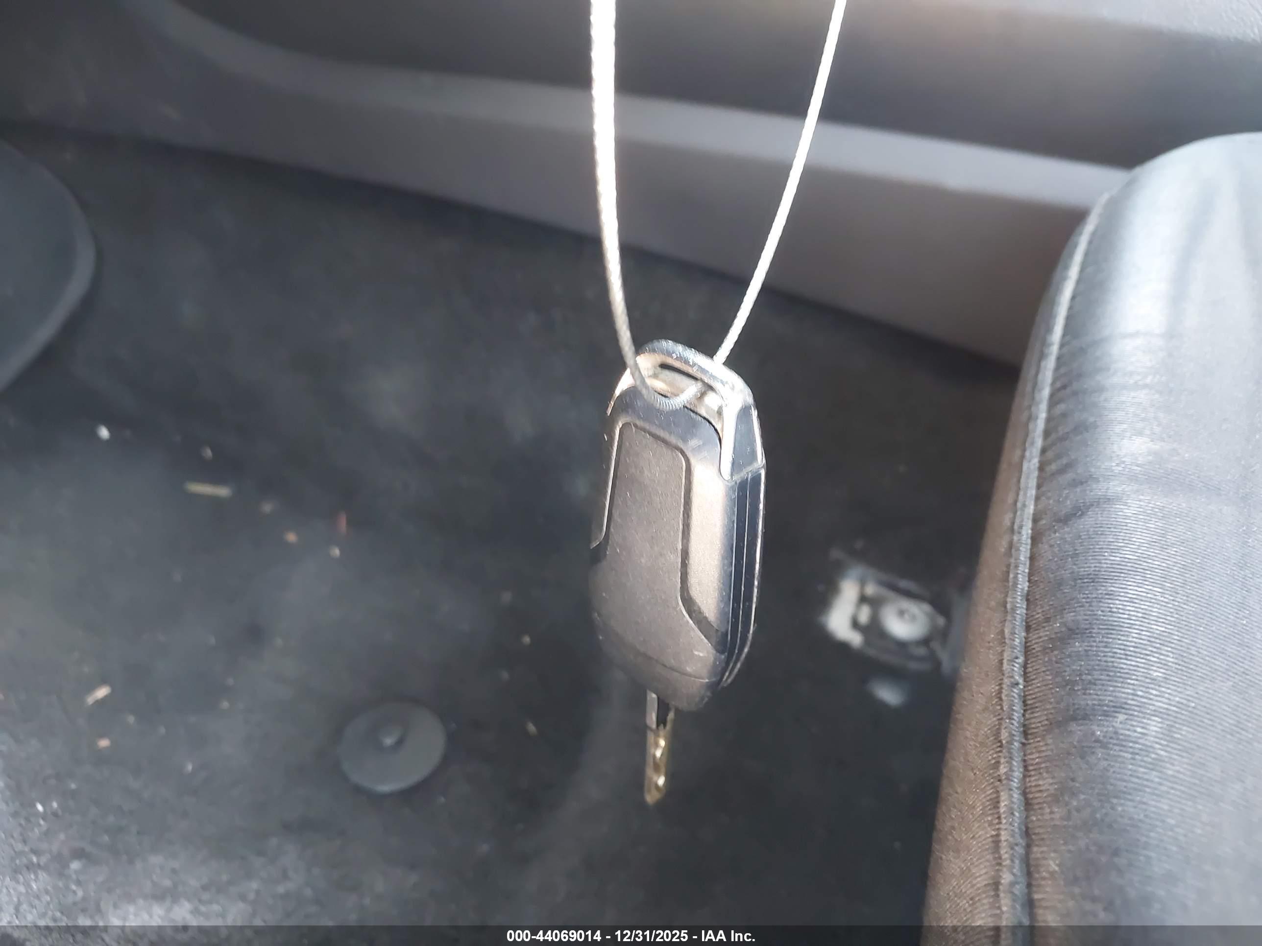 FORD FUSION image 11