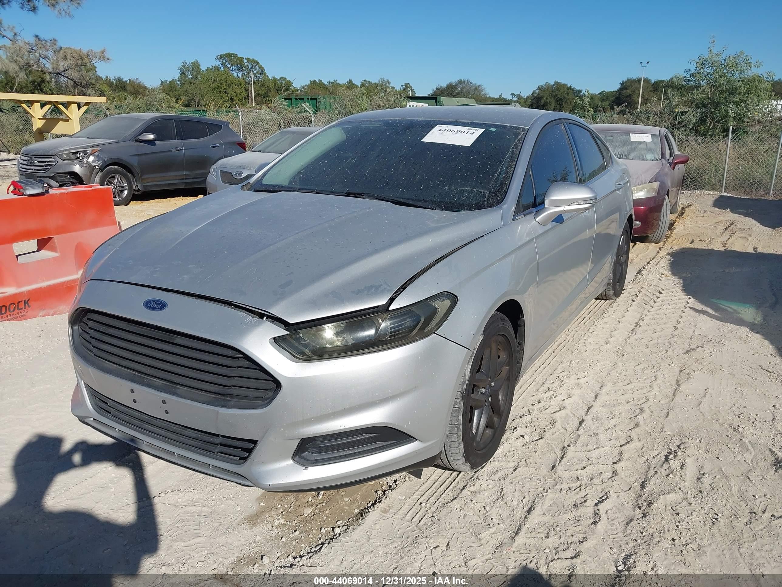 FORD FUSION image 2