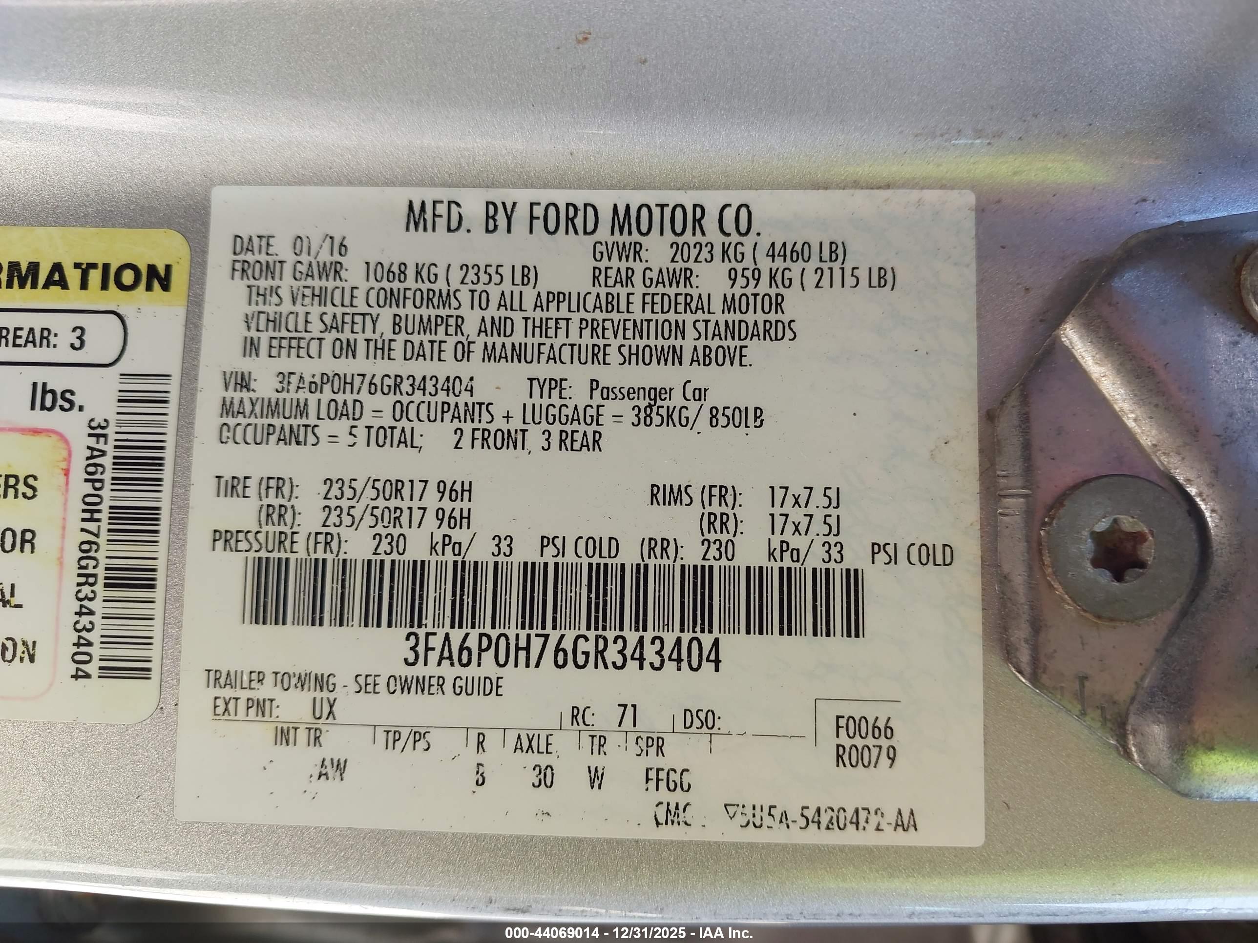 FORD FUSION image 9