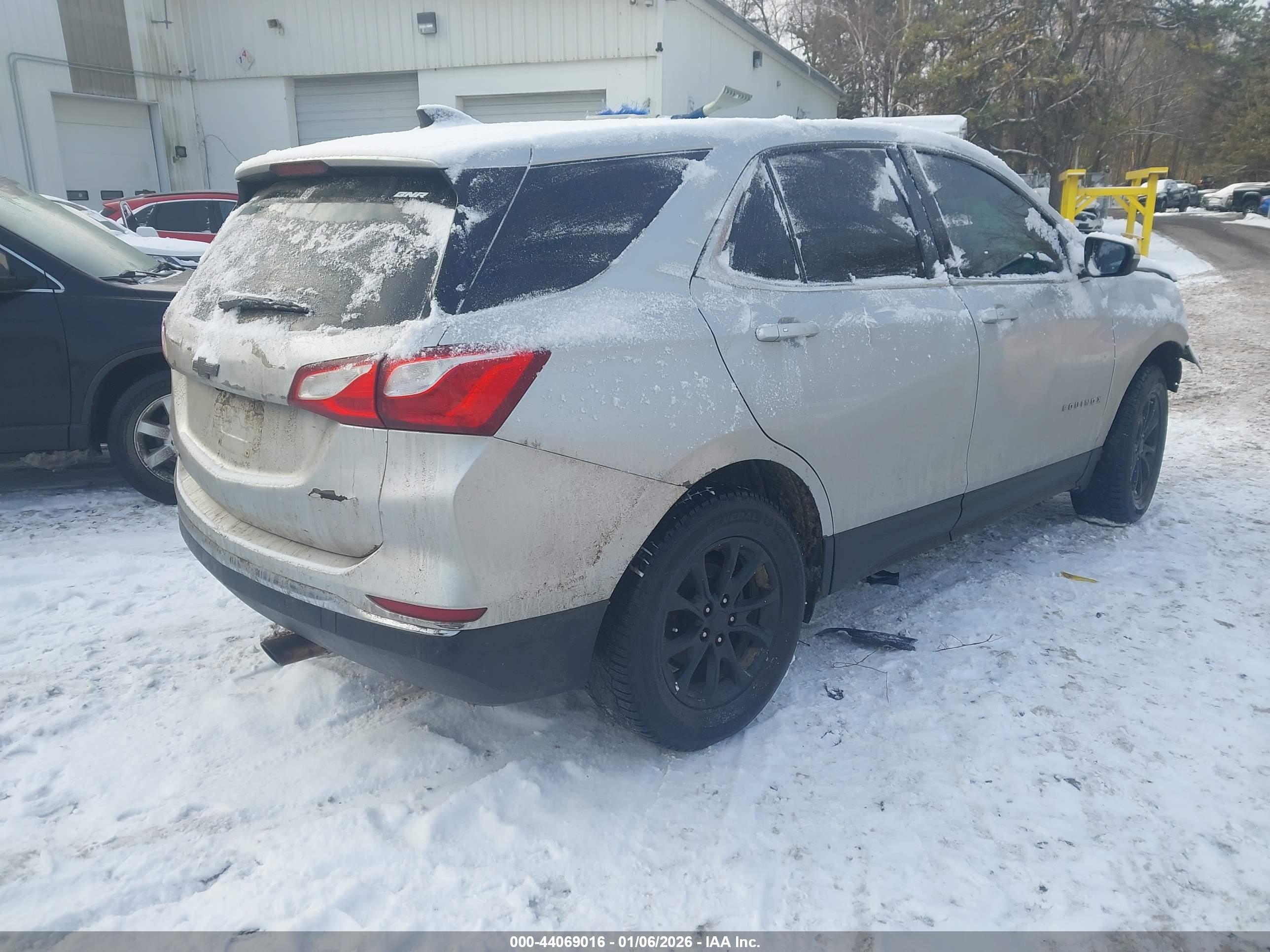 CHEVROLET EQUINOX image 4