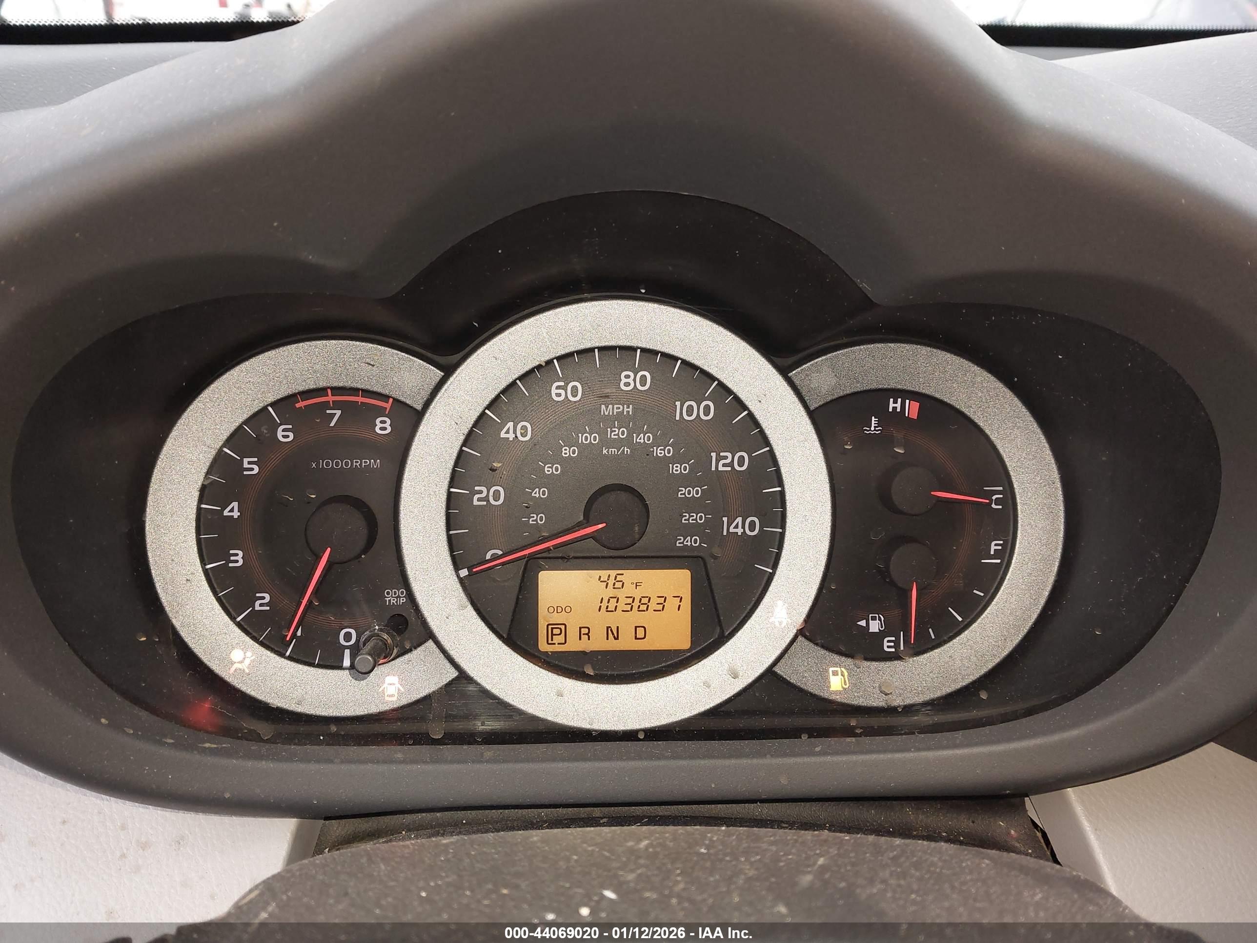 TOYOTA RAV4 image 7