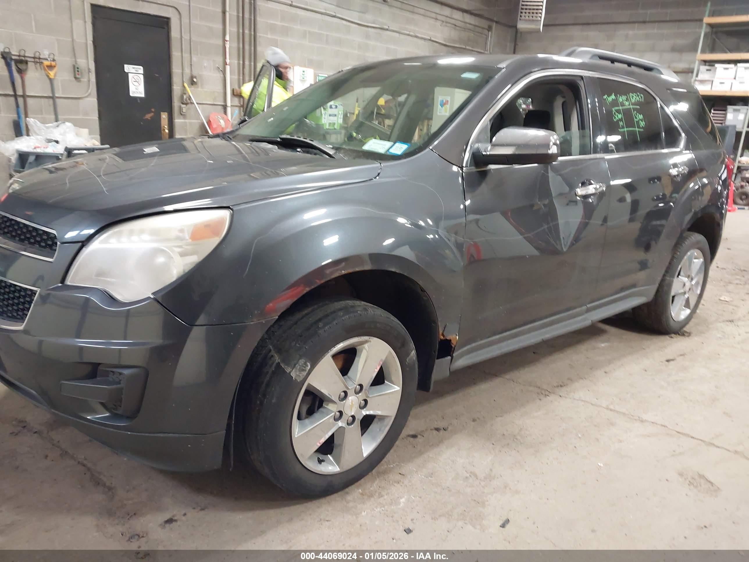 CHEVROLET EQUINOX image 2