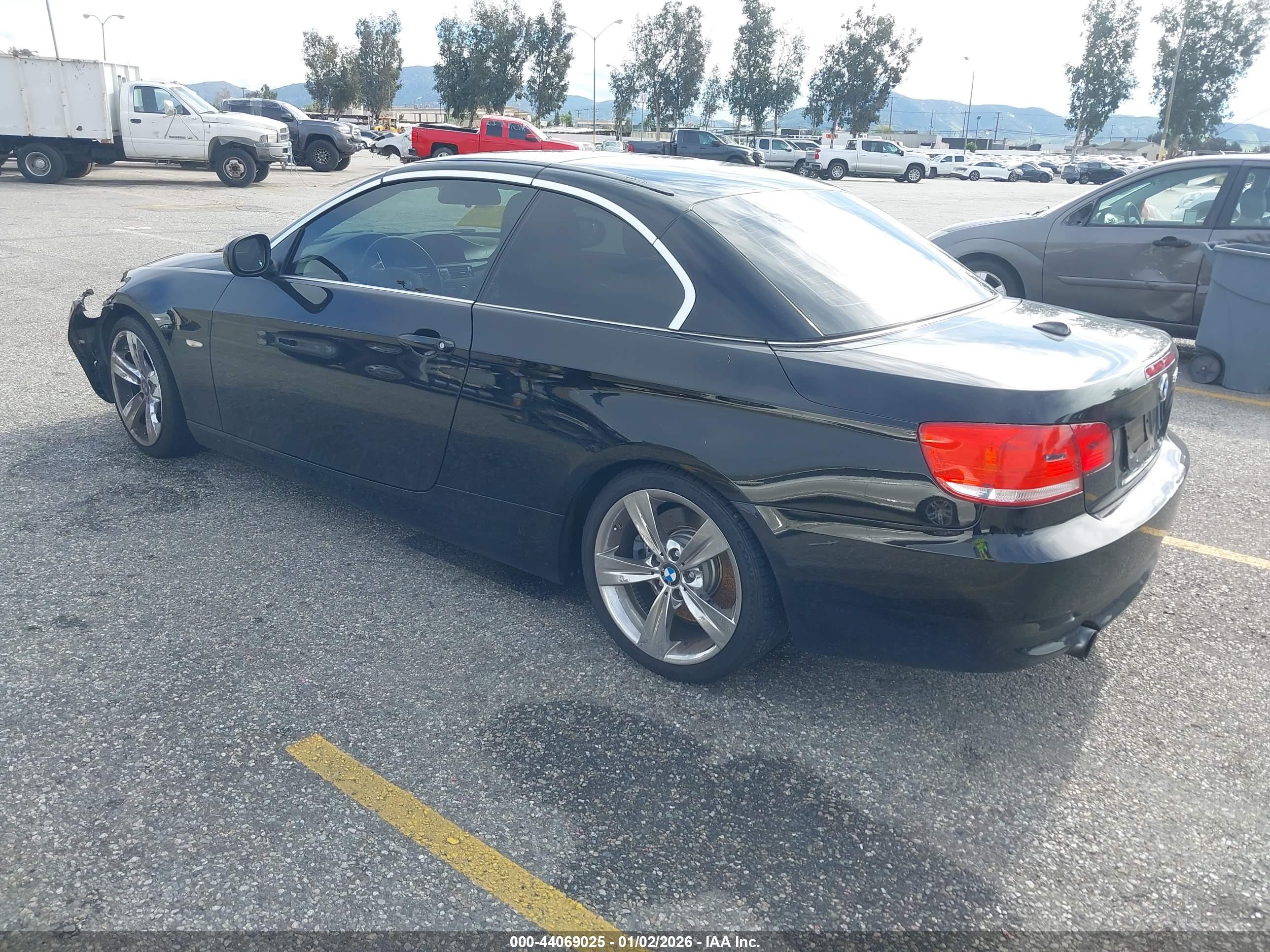 BMW 335I image 3
