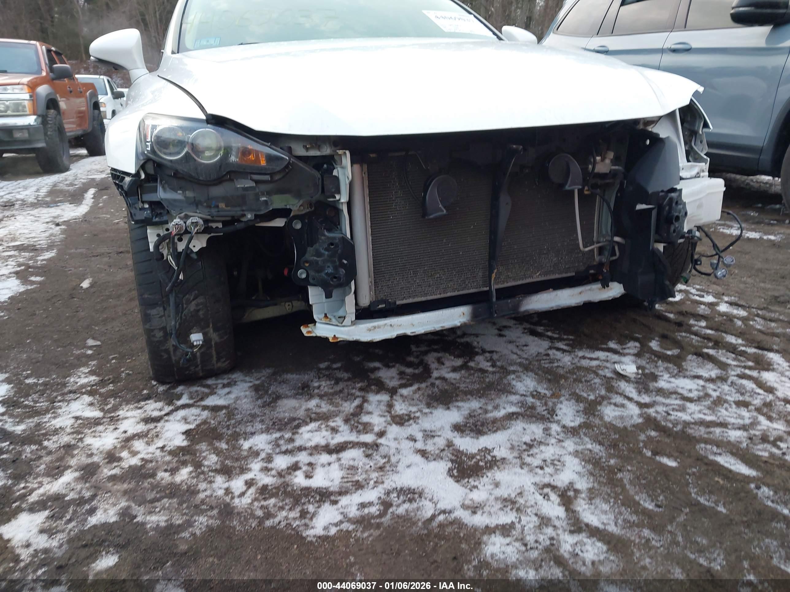 LEXUS IS image 6