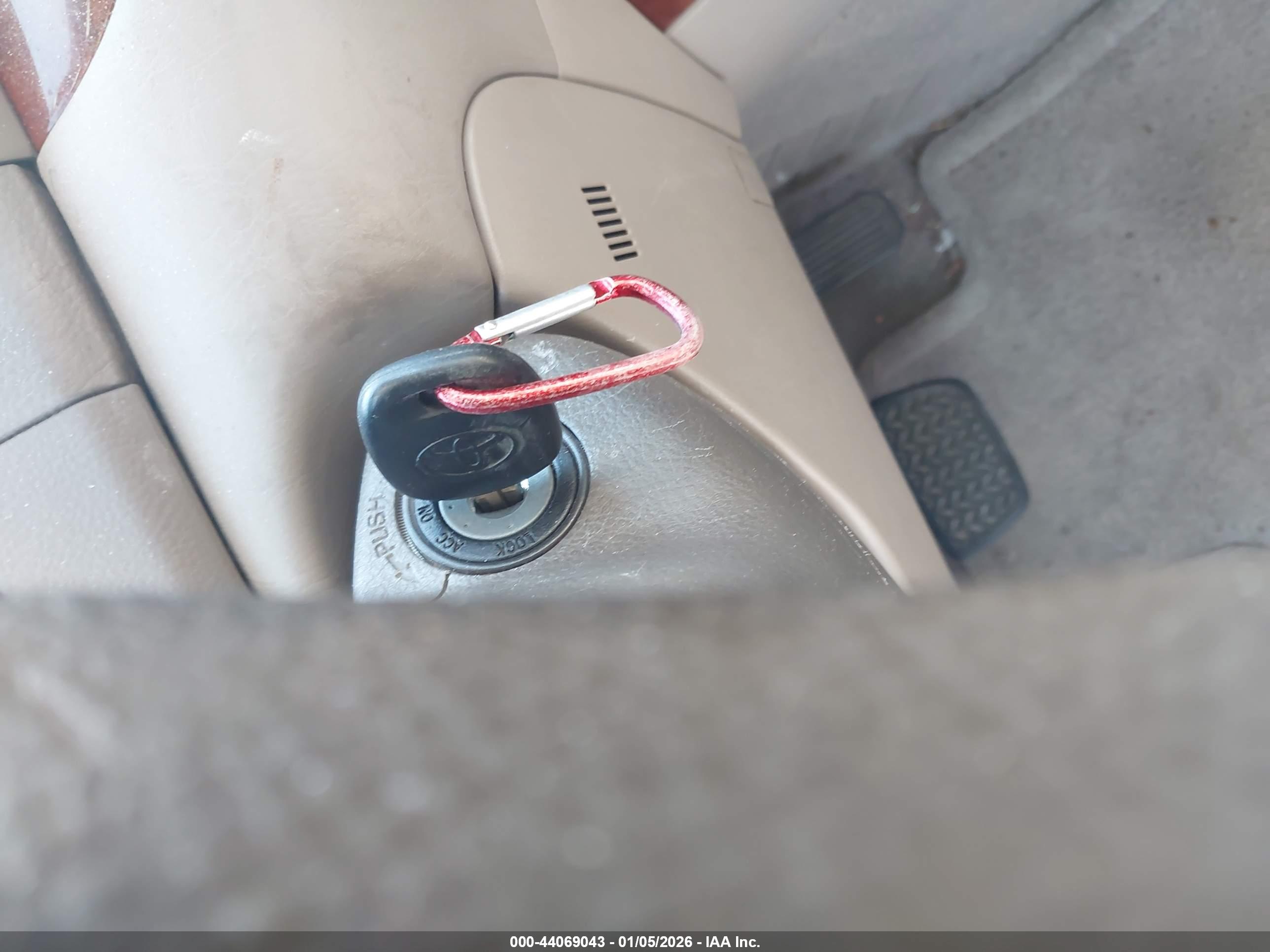 TOYOTA CAMRY image 11