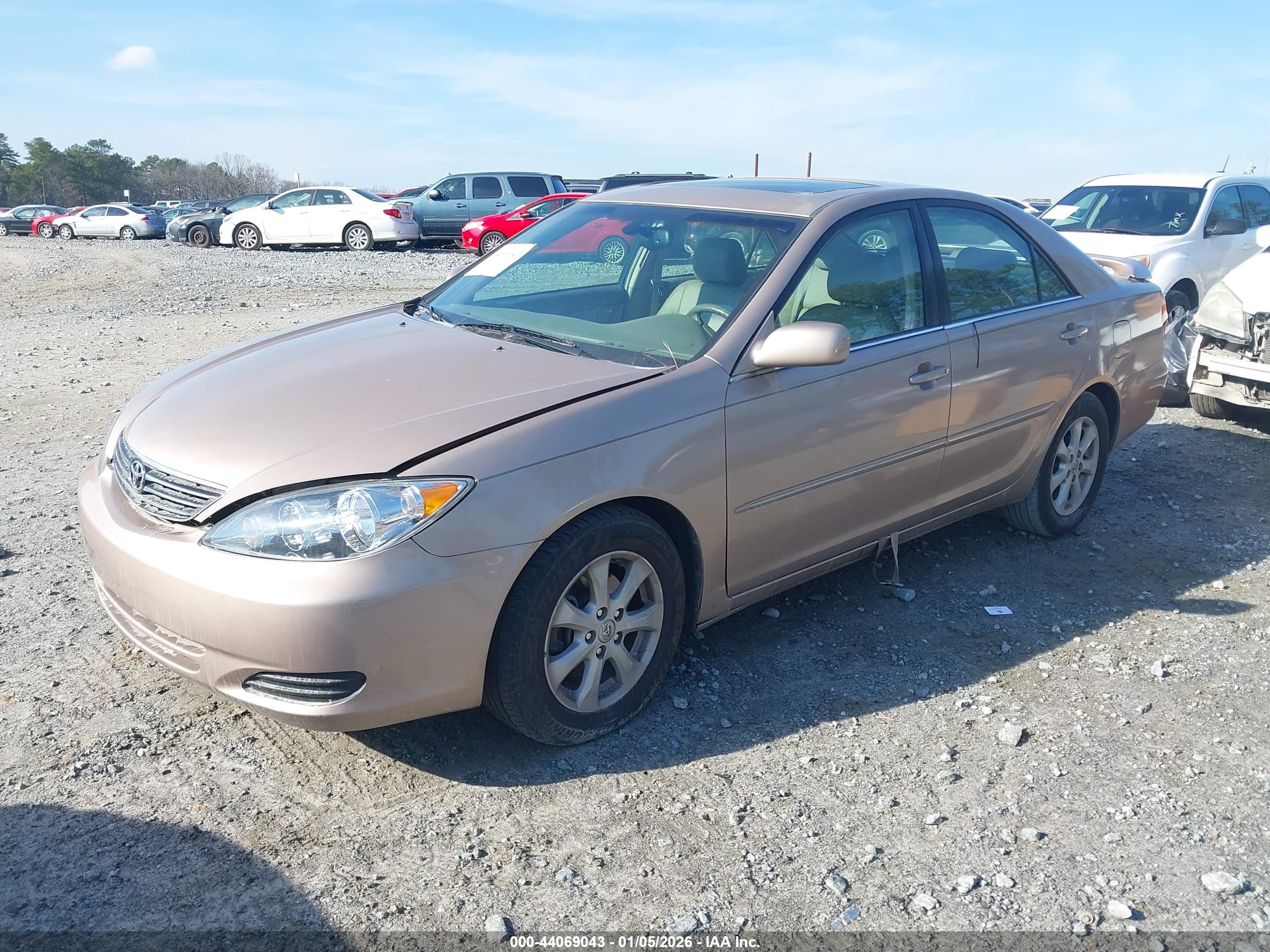 TOYOTA CAMRY image 2