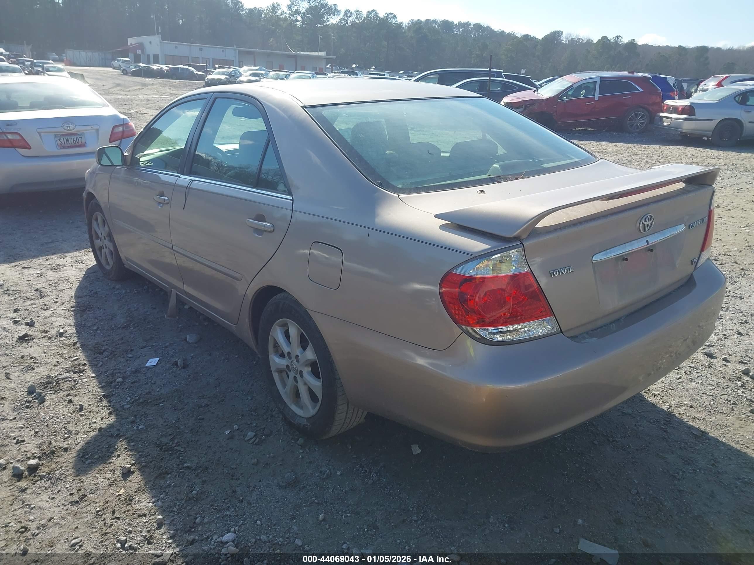 TOYOTA CAMRY image 3