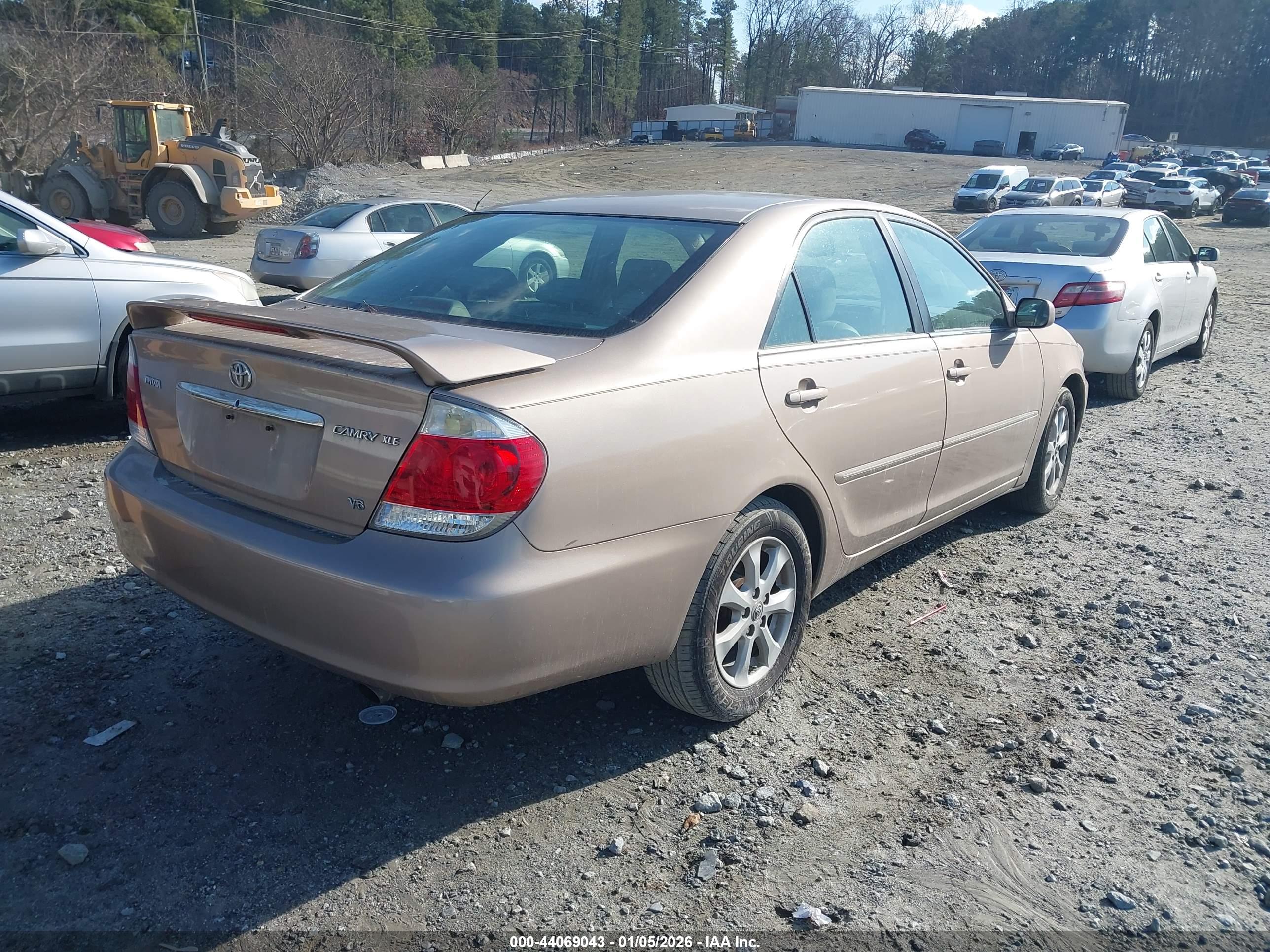 TOYOTA CAMRY image 4