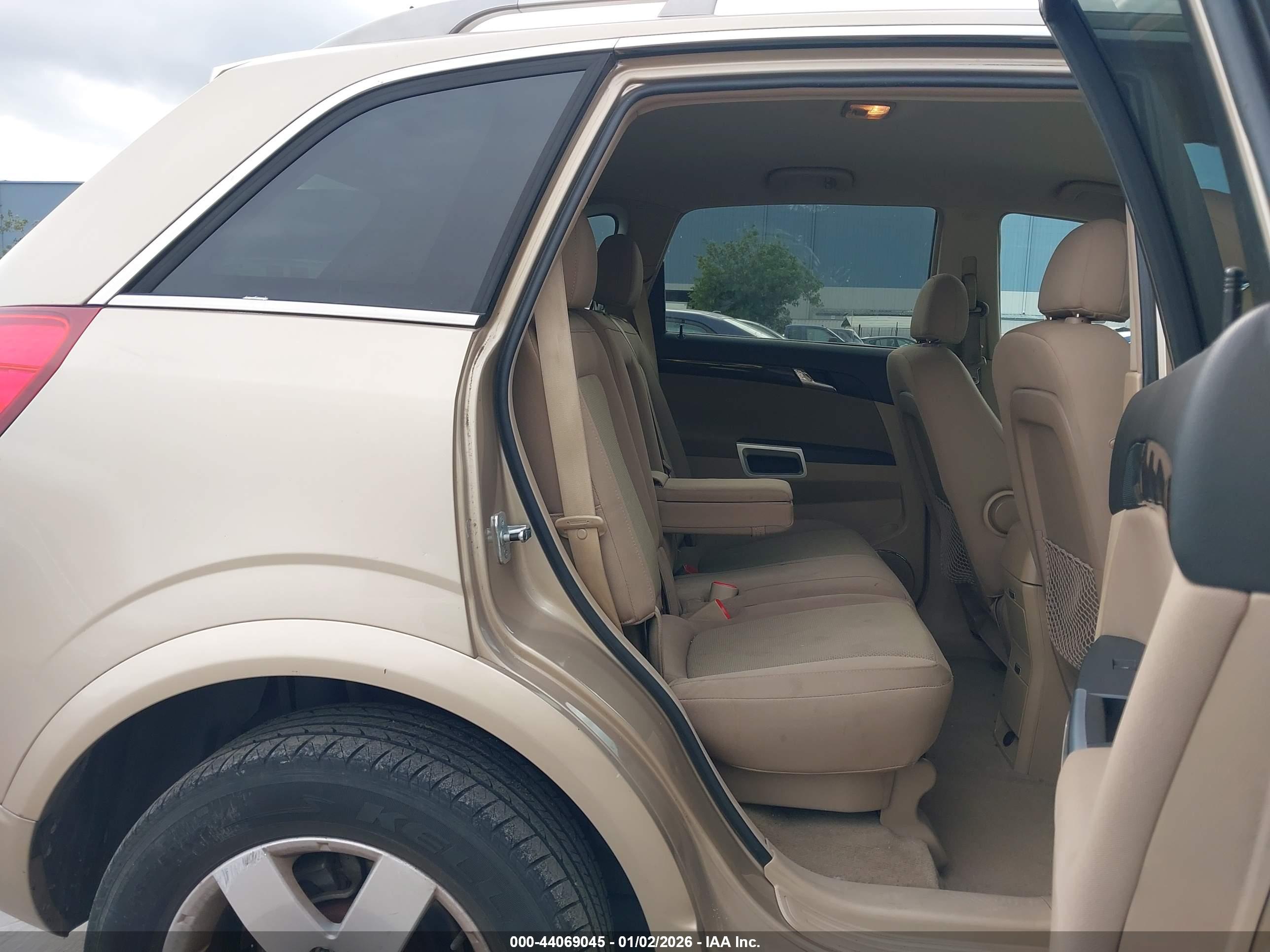SATURN VUE image 8