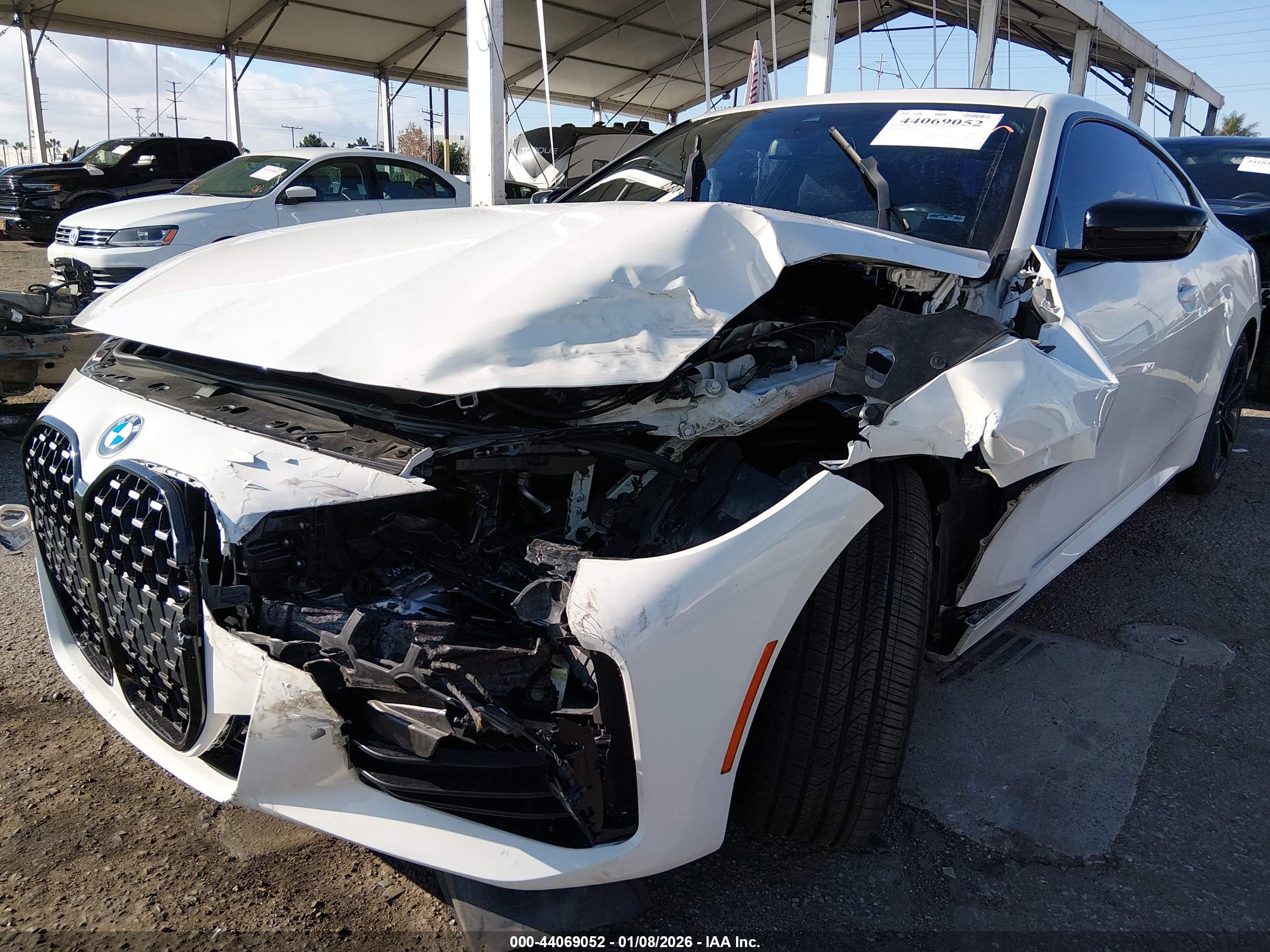 BMW M440I image 6