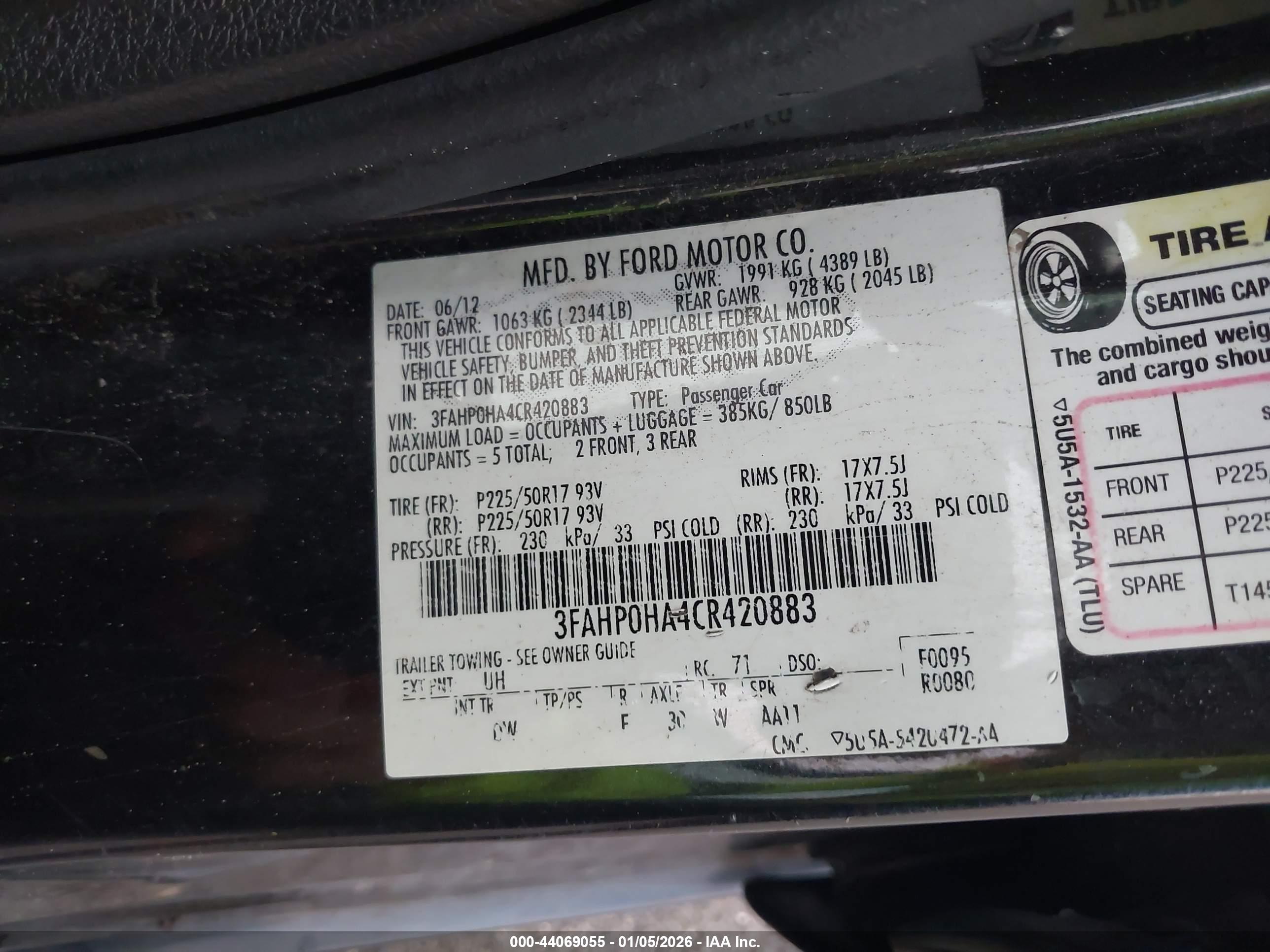 FORD FUSION image 9