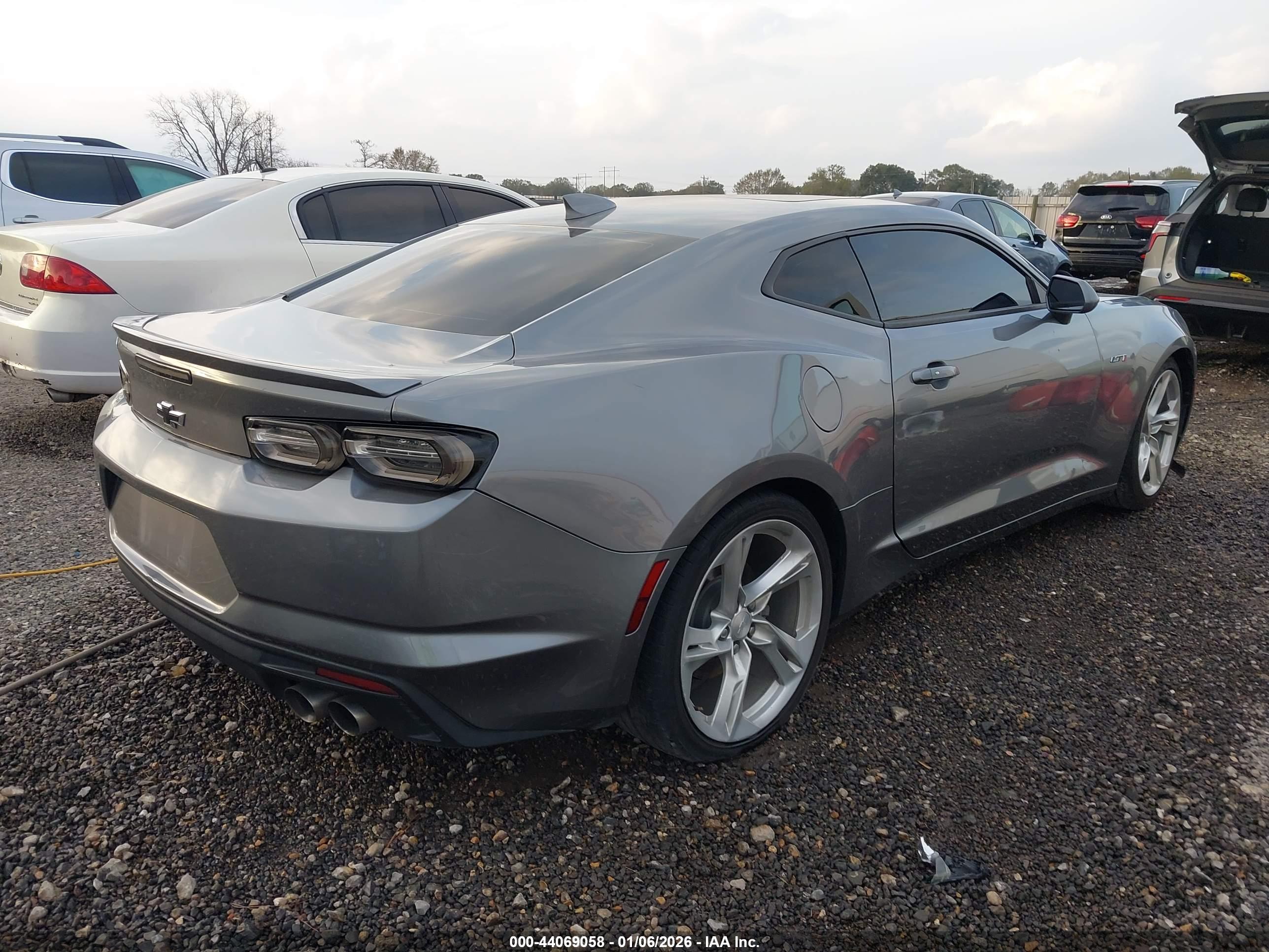CHEVROLET CAMARO image 4