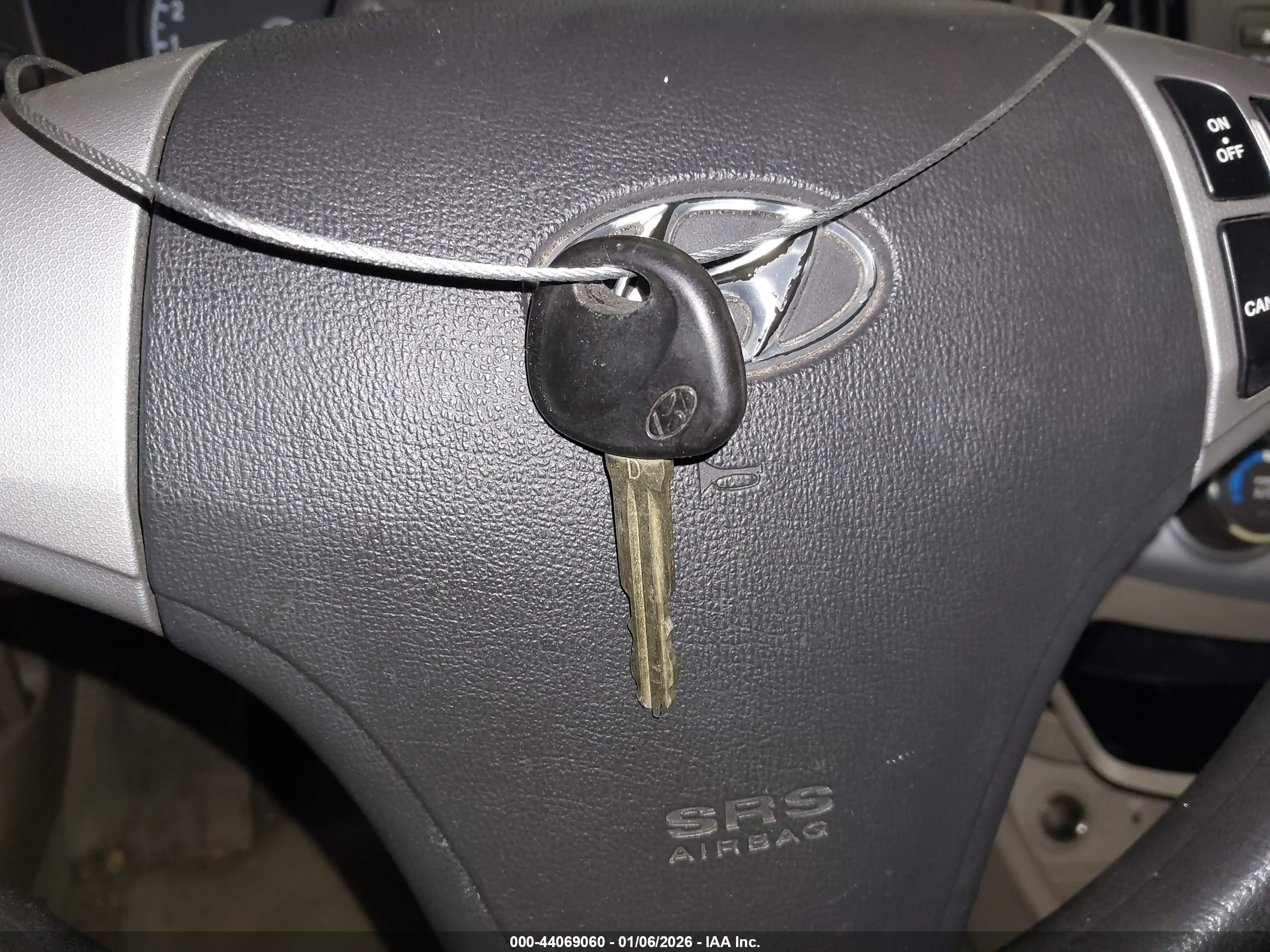 HYUNDAI ELANTRA image 11