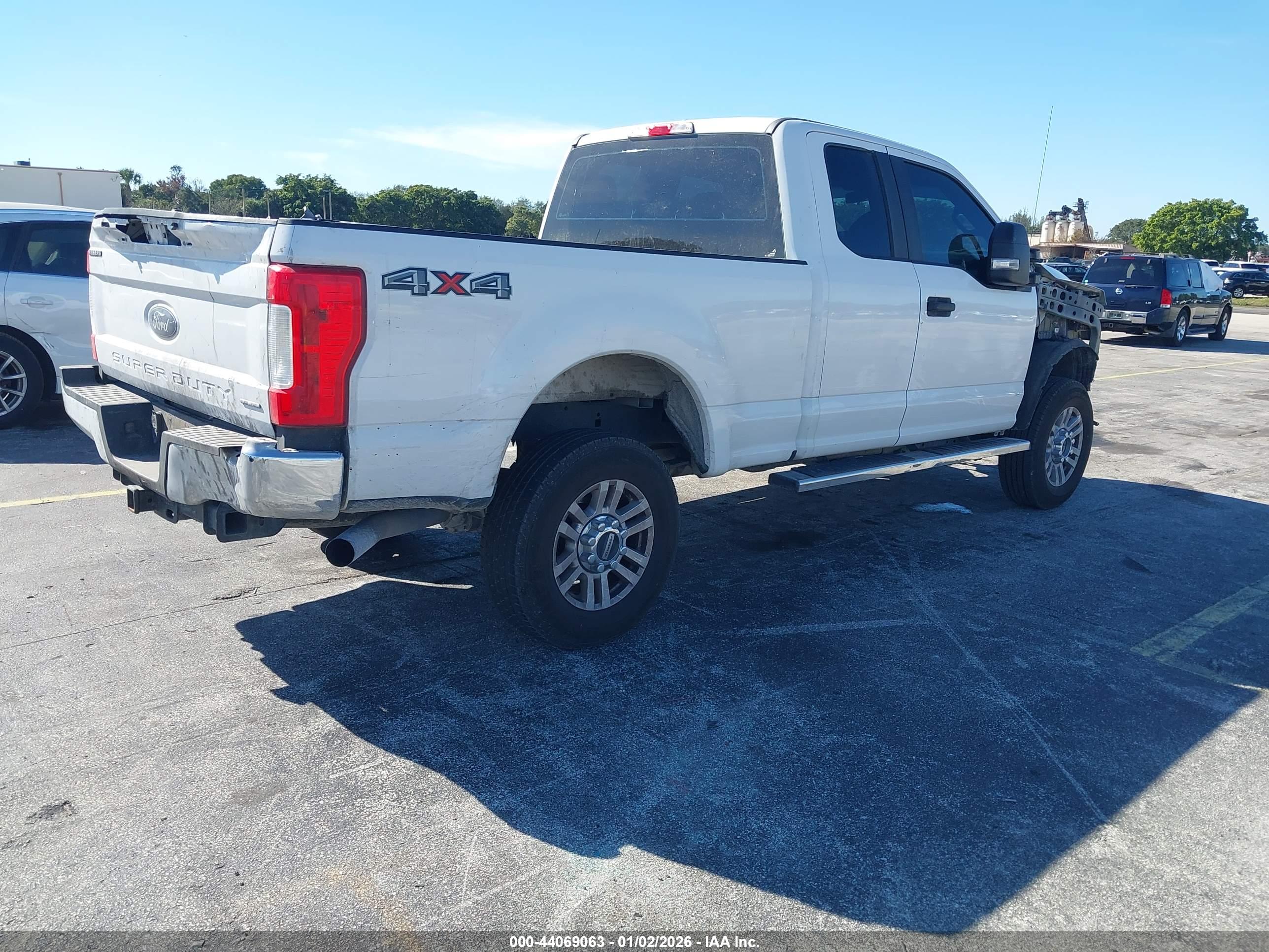 FORD F-250 image 4