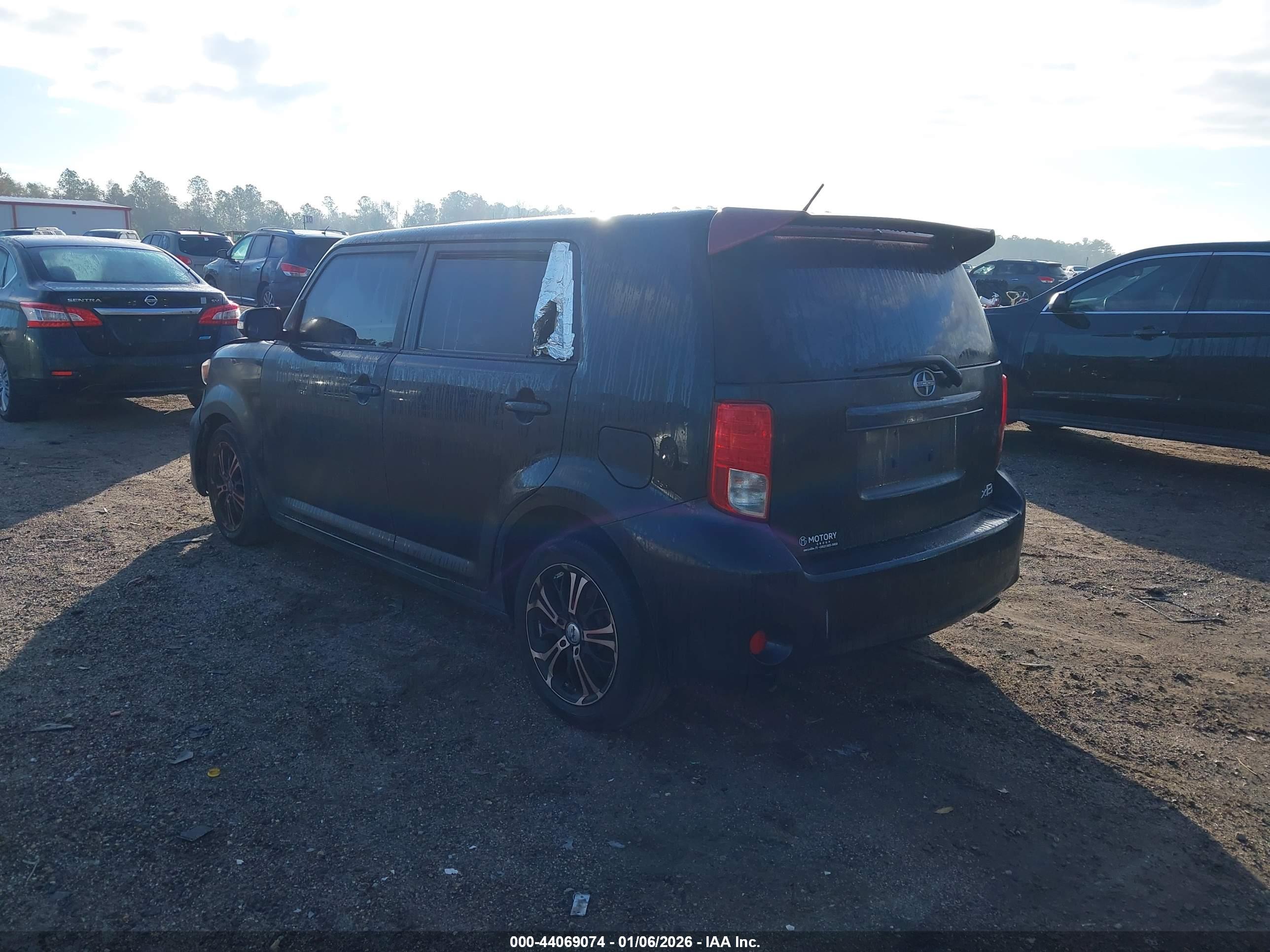 SCION XB image 3