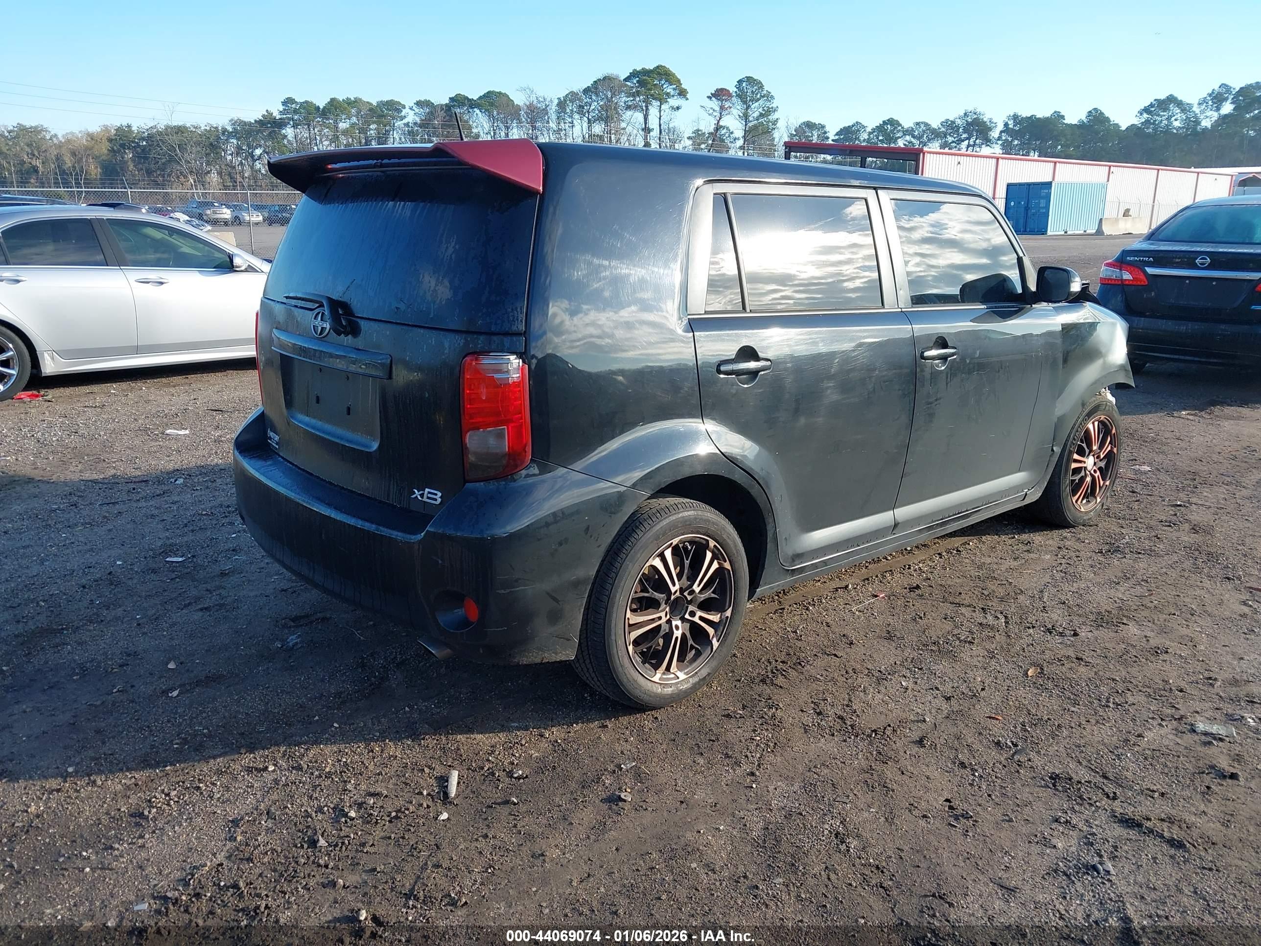 SCION XB image 4