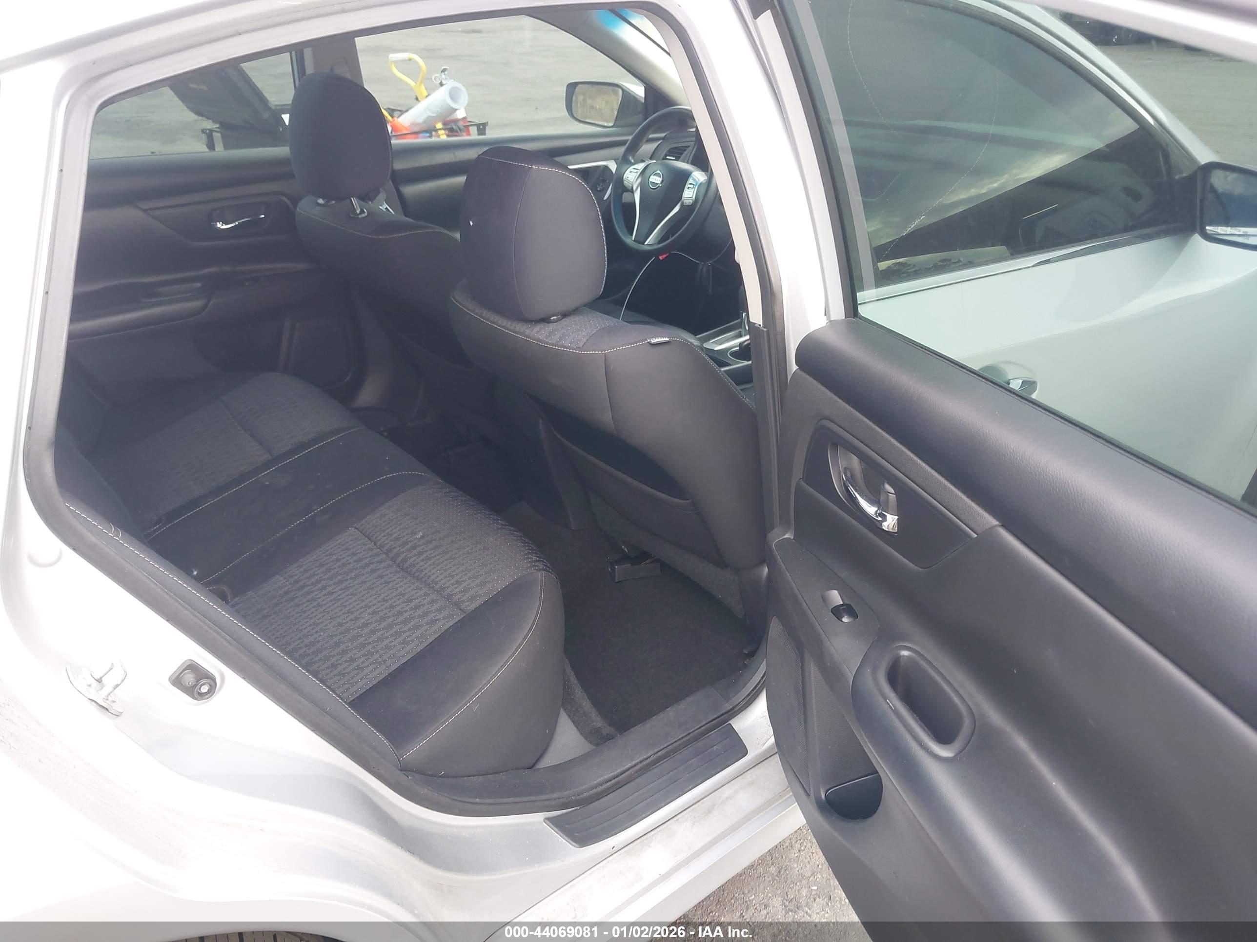 NISSAN ALTIMA image 8