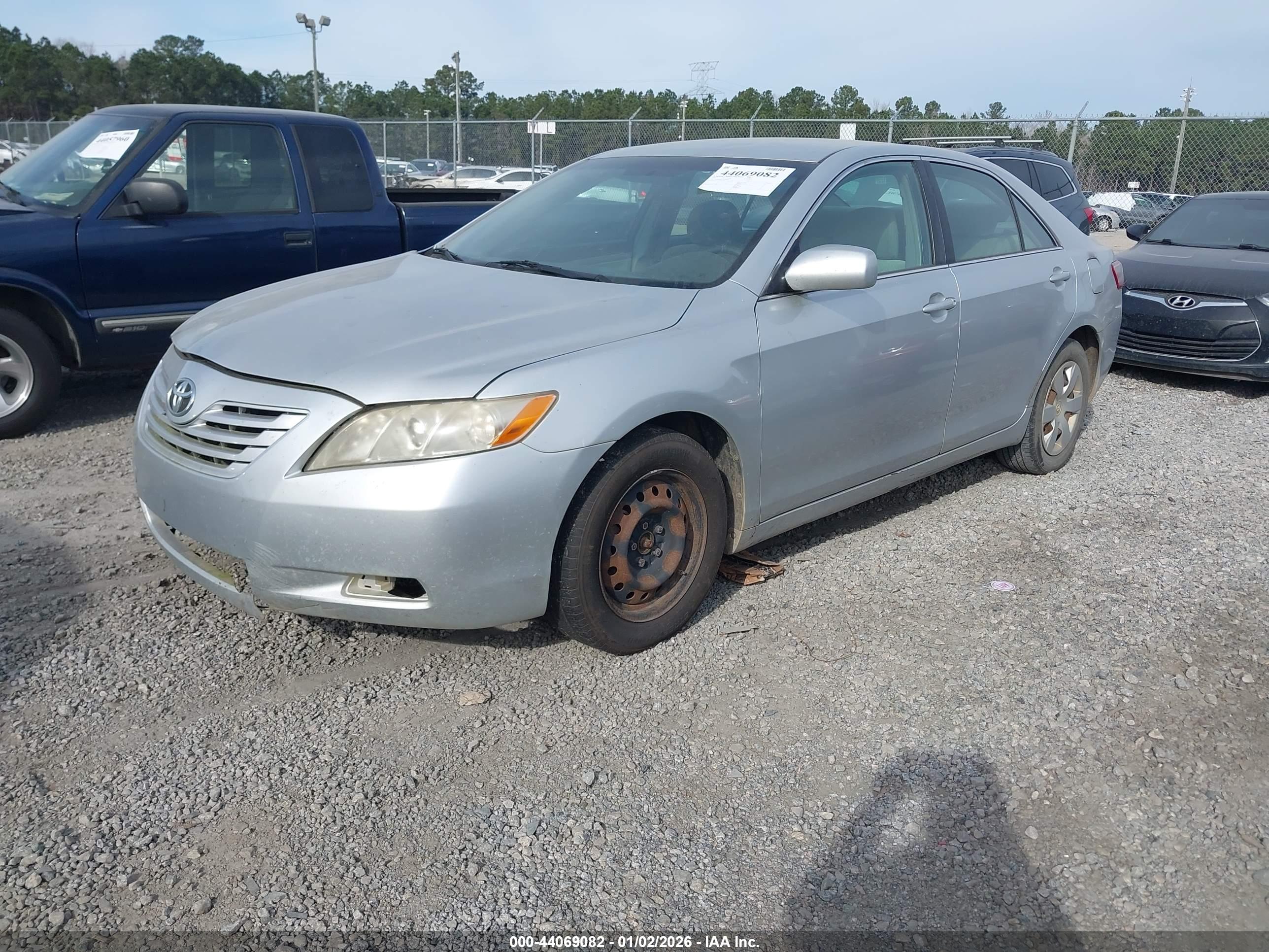 TOYOTA CAMRY image 2