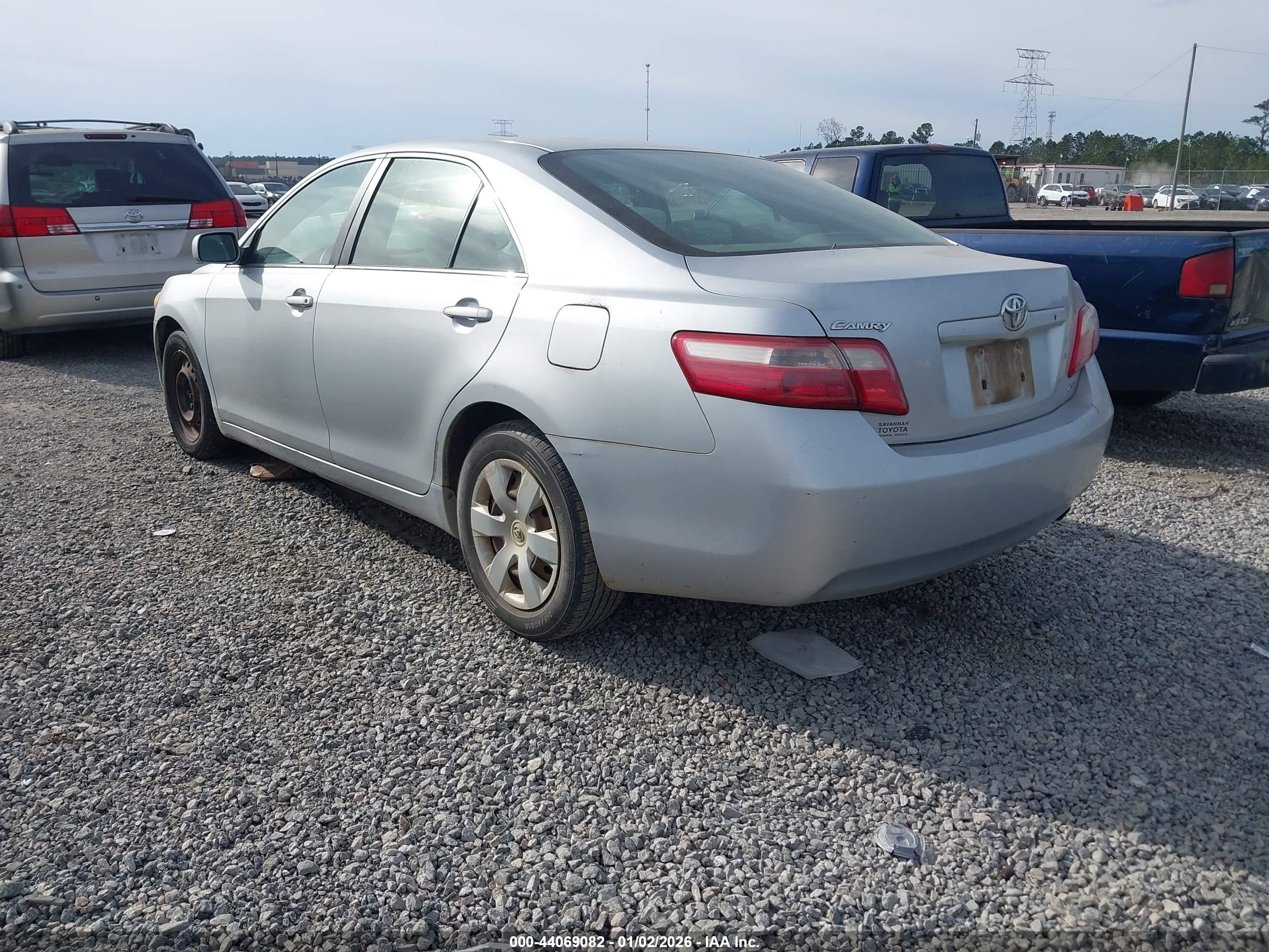 TOYOTA CAMRY image 3