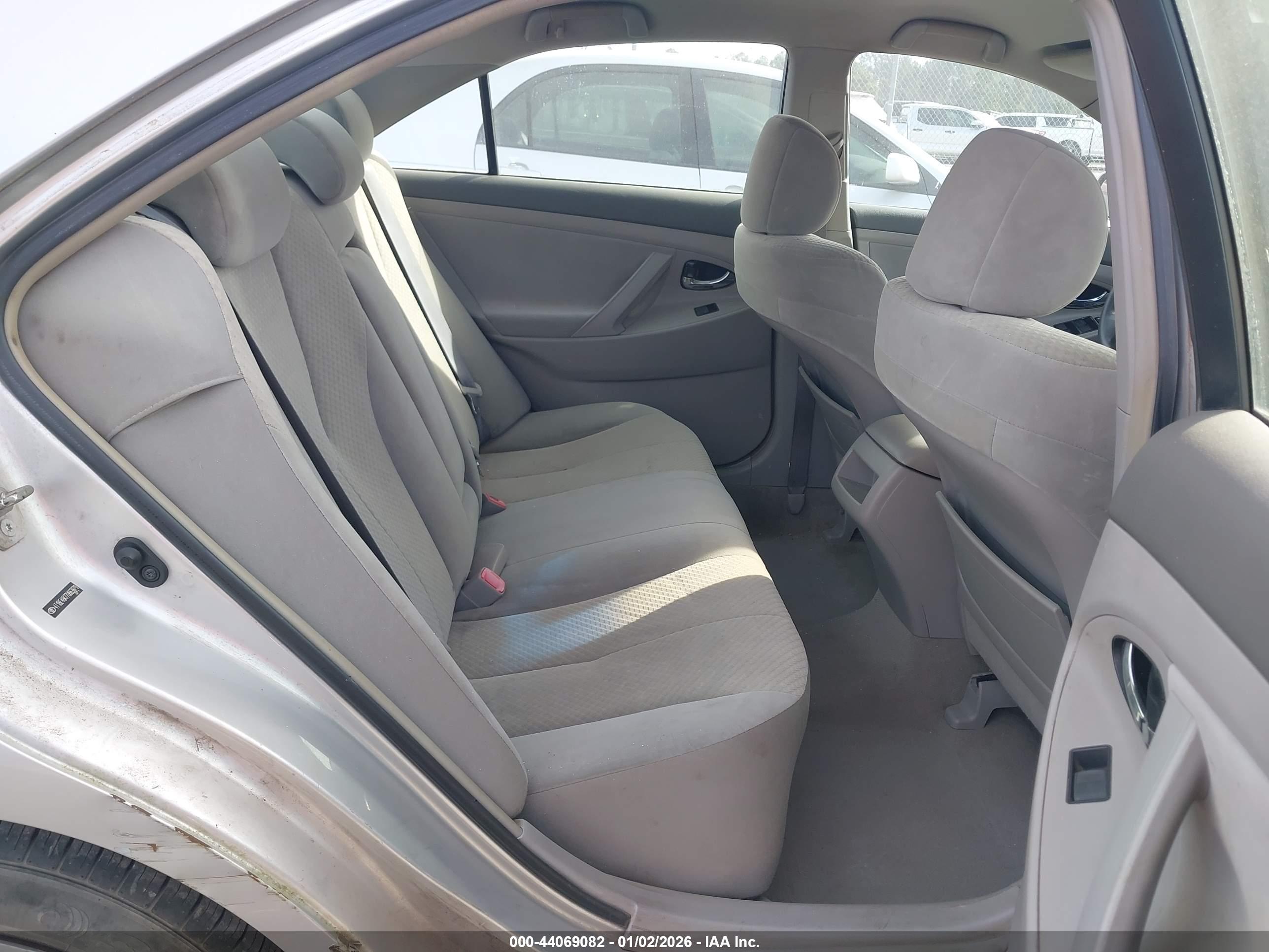 TOYOTA CAMRY image 8