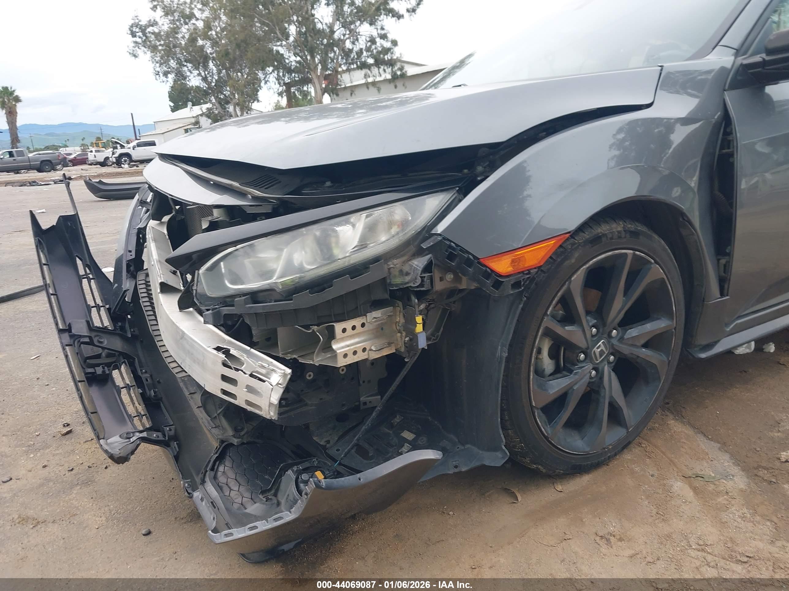 HONDA CIVIC image 6