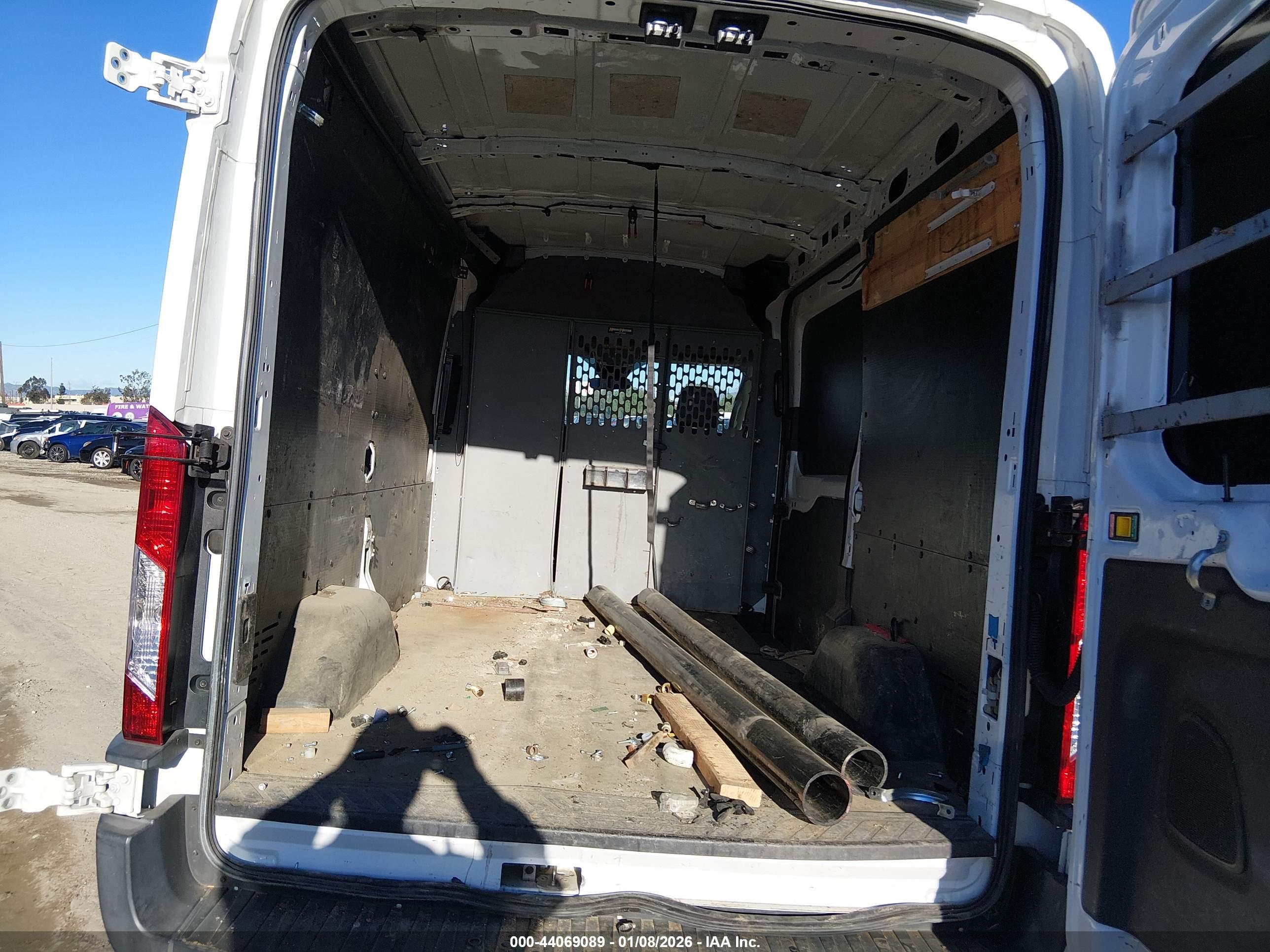 FORD TRANSIT-250 image 8