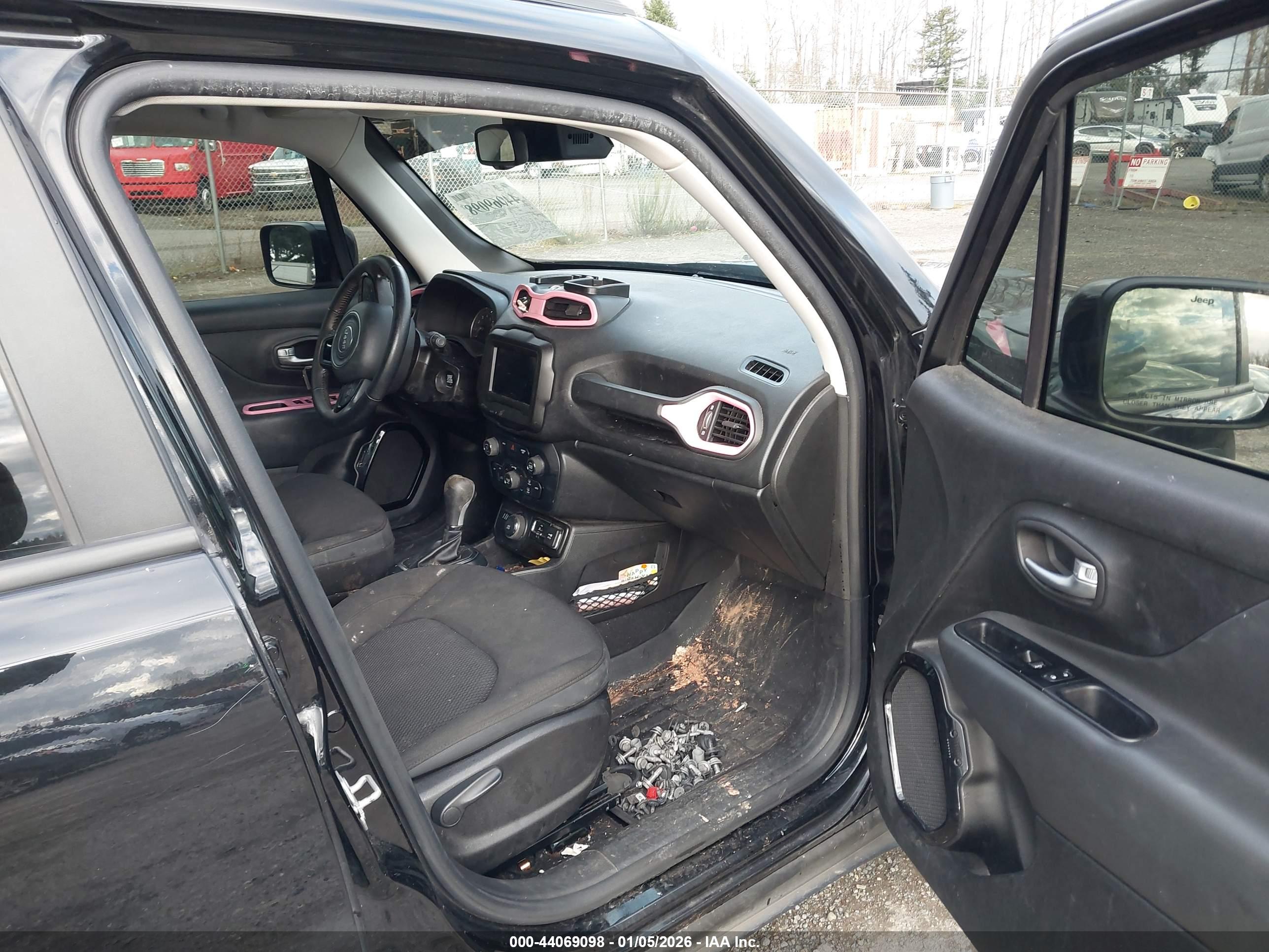 JEEP RENEGADE image 5