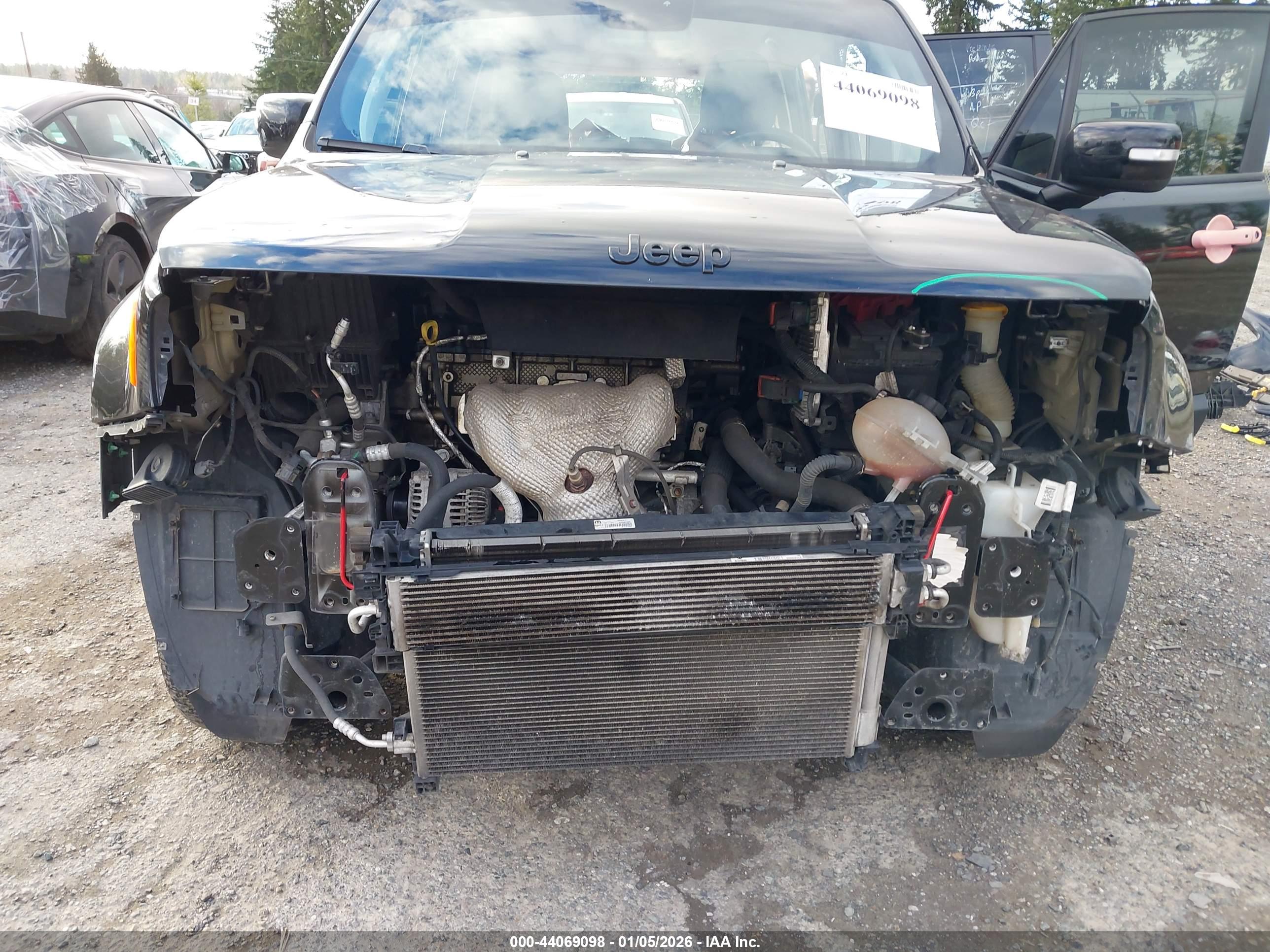 JEEP RENEGADE image 6