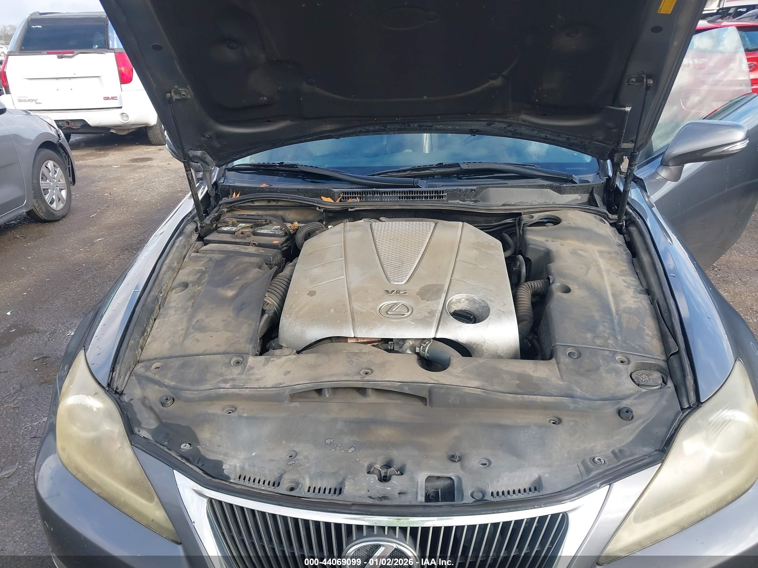 LEXUS IS image 10